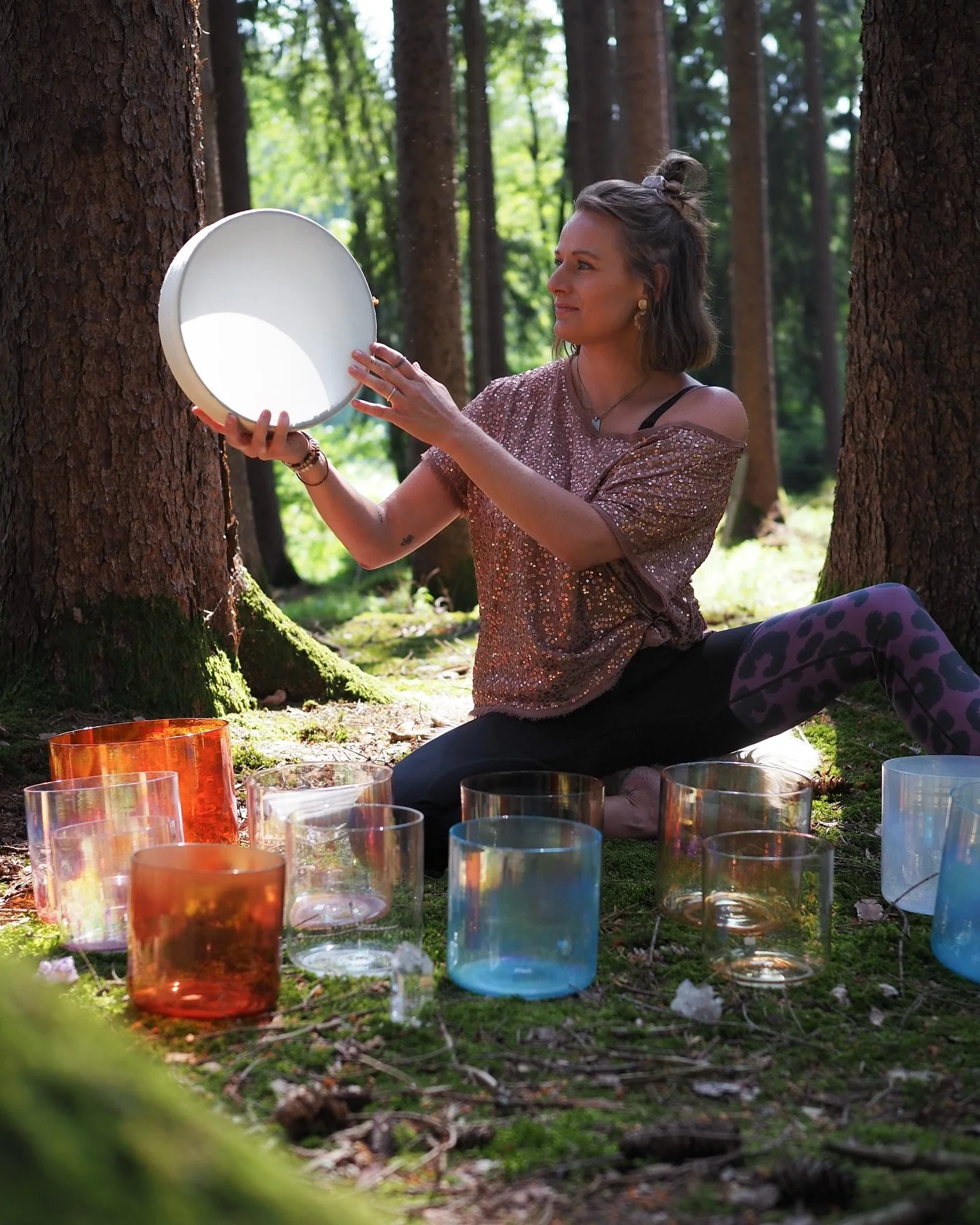 Dein Atem. Dein Herzschlag. Deine Frequenz.
Sound Healing bringt dich zur&uuml;ck zu deiner nat&uuml;rlichen Schwingung.

Erinnere dich, wie es sich anf&uuml;hlt, im Einklang zu sein.

#VibrationAlignment #HeartFrequency #SoundHealingMagic #Meditativ