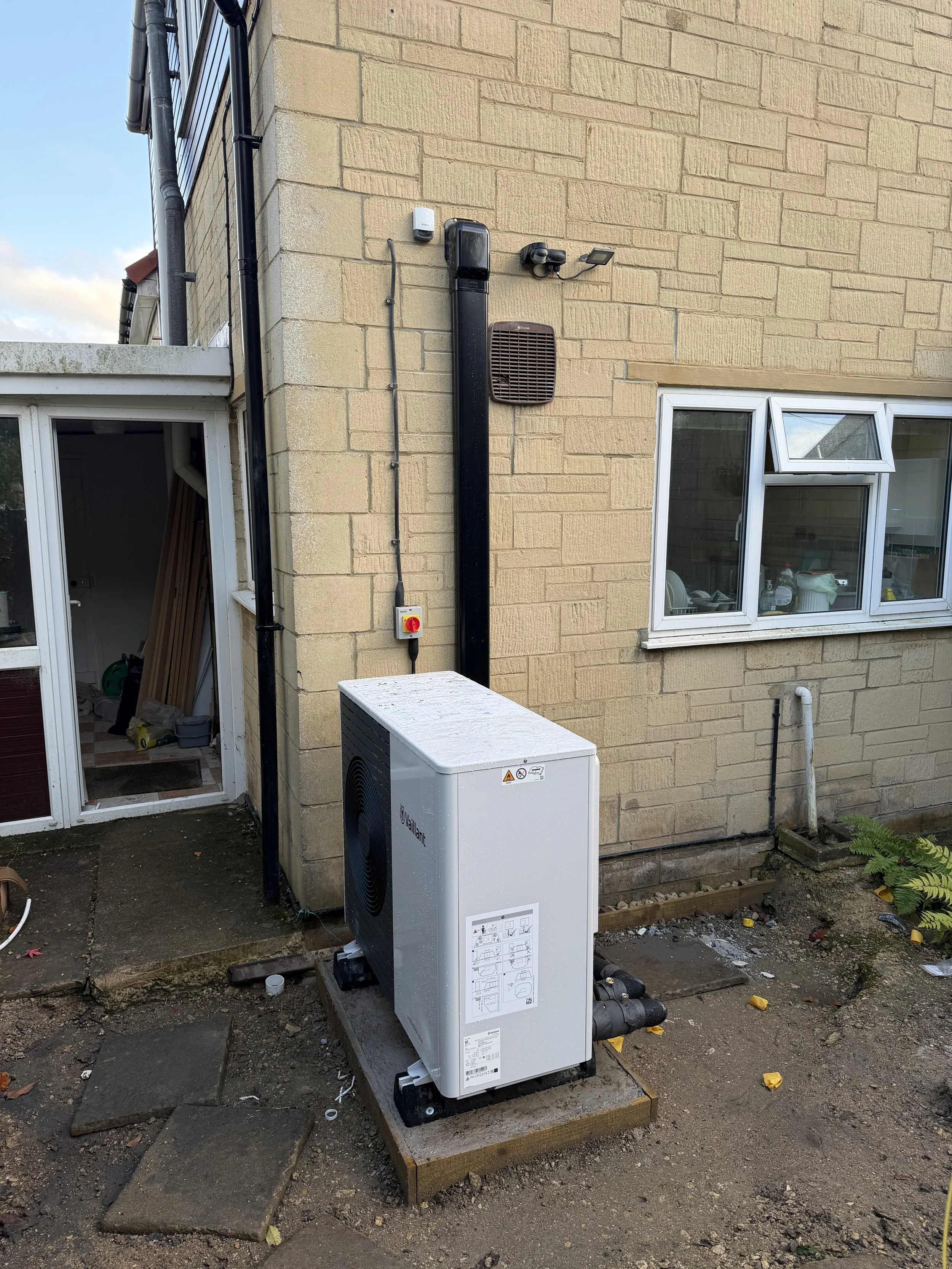 air-source-heat-pump-uley-vaillant-2.jpeg
