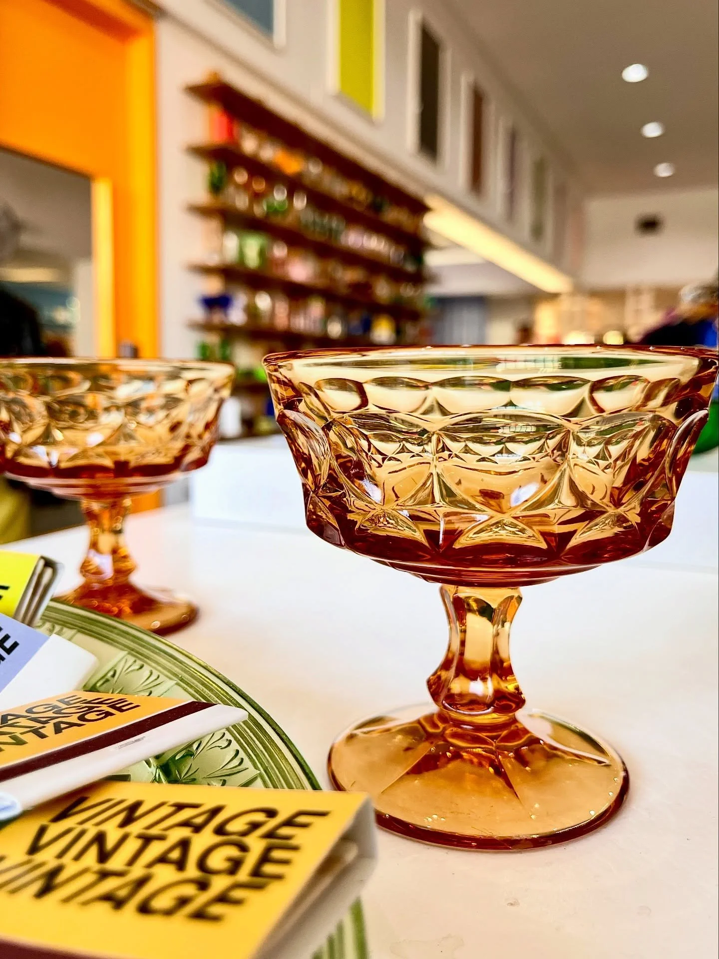 New old home decor just landed at VVV ✨ Just dropped off&hellip;

💘 romantic artwork
🦚 colorful glassware
🕺funky mugs
🪩 art deco trinket bowls
🍊 geometric midcentury finds
🍦 depression glass kitchen essentials and much more. 

There&rsquo;s new