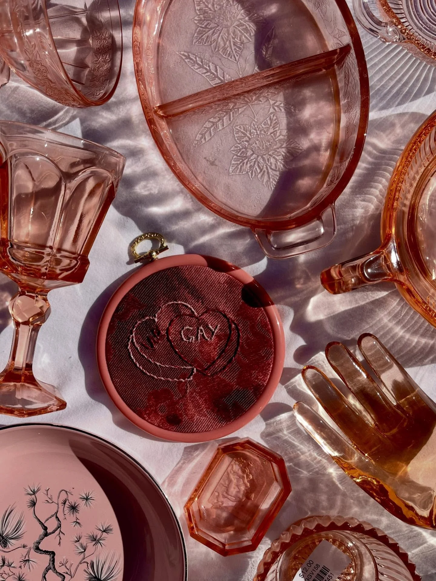 Nothing says romance like vintage 💘 find the perfect token of affection for your valentine, tableware for your galentines f&ecirc;te, and a little treat for yourself, all at GGV.