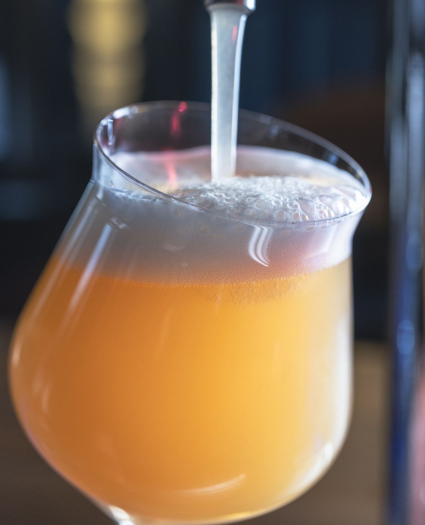 happy hour 16:00 - 19:00 alla daga⁠
sj&aacute;umst &aacute; Uppi!