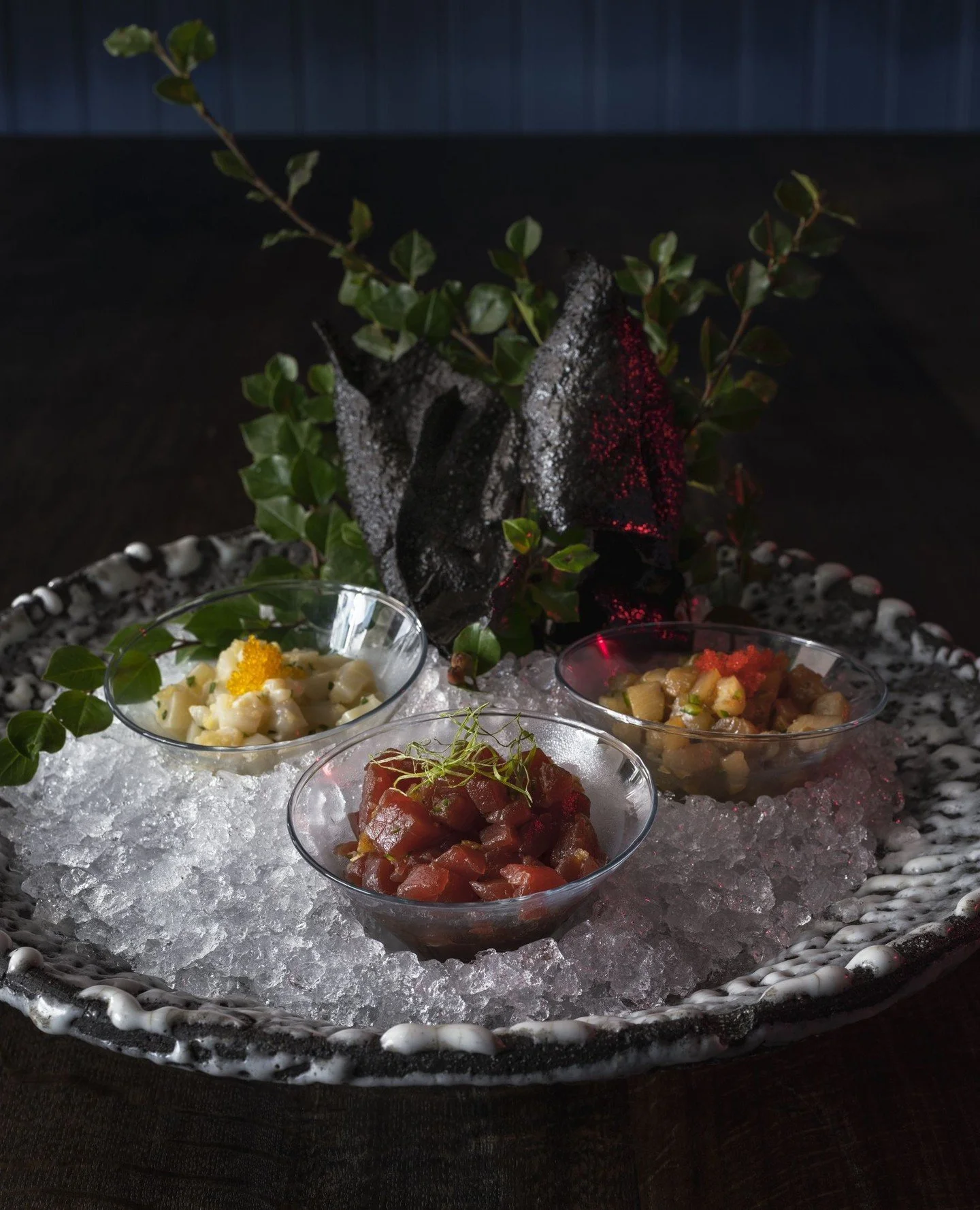 Tartar part&yacute;🥢 ! Gullspor&eth;a tartar, h&ouml;rpuskels tartar og tuna tartar.⁠ Allir &thorn;r&iacute;r bornir fram saman &aacute; disk ! ⁠Vi&eth; finnum svo r&eacute;tta v&iacute;ni&eth; me&eth;!