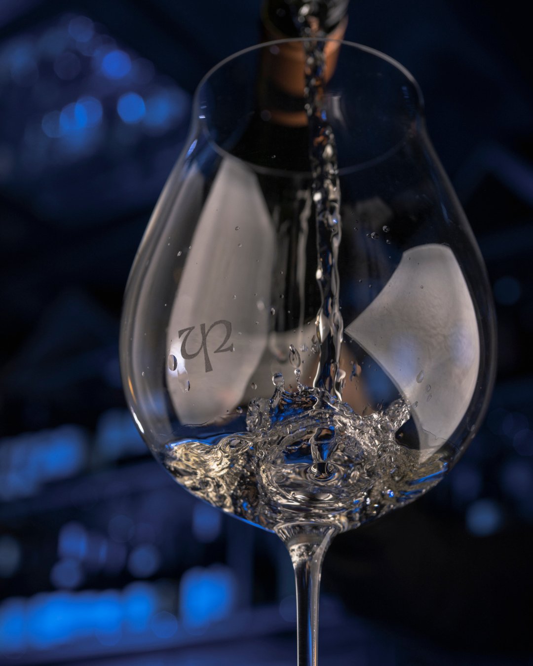 Vissir &thorn;&uacute; a&eth; hj&aacute; okkur finnur &thorn;&uacute; yfir 20 tegundir af v&iacute;num &iacute; glasi sem breytast reglulega!⁠🍷⁠Opnum 16:00 alla daga!