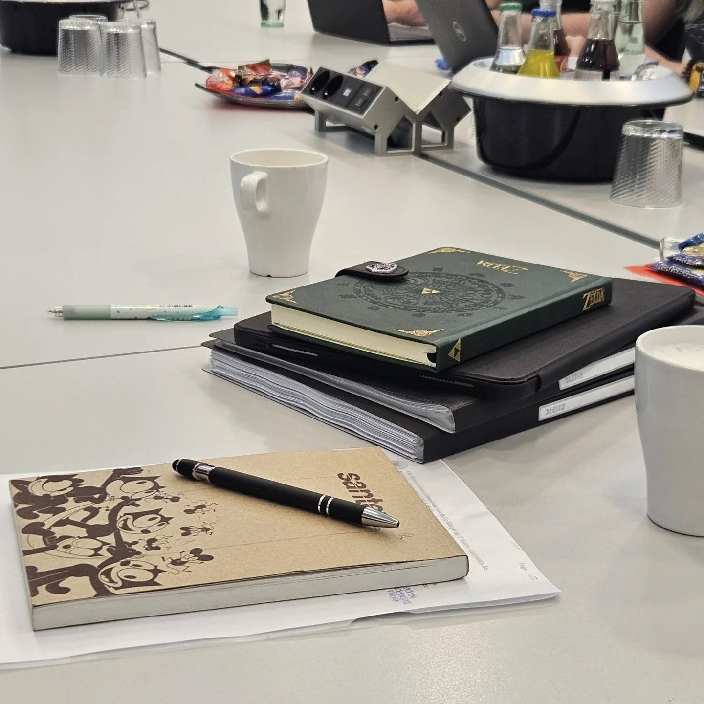 Had an amazing meeting today with the fantastic team at @emp_de! 💼✨ We had the chance to dive deep into our shared vision for the future and explore exciting new opportunities in the world of licensed fashion. From beloved classics to bold new favor