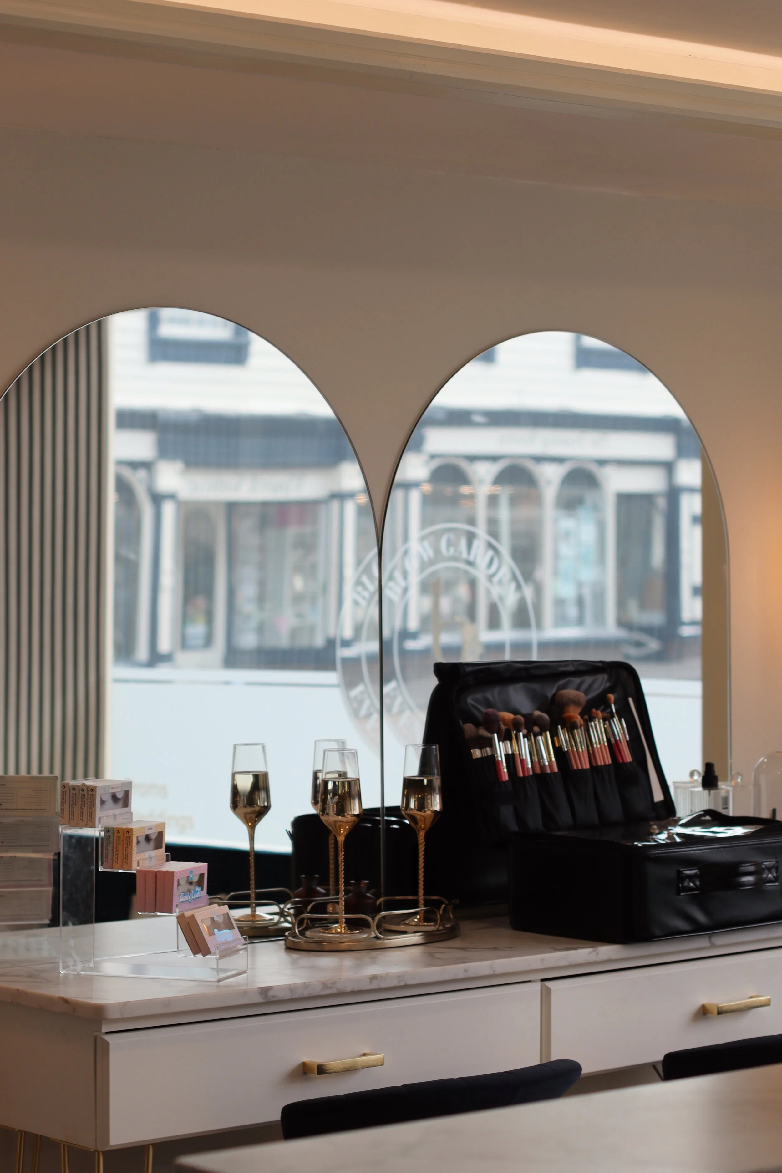 make up artist with availability this week