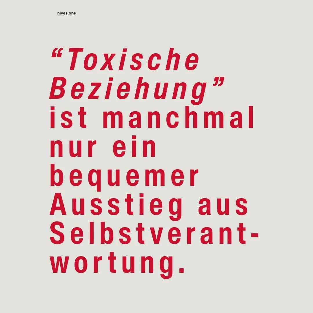 FCC &ndash; Female Chambers Collective
Der Raum f&uuml;r Praxis.

F&uuml;r spirituelle Praxis.
Bewusstseinspraxis.
Pers&ouml;nlichkeitsentwicklung.

F&uuml;r Menschen,
die nicht in Trennung gehen wollen &ndash;
sondern weiser werden.

✨ Jahresprogram