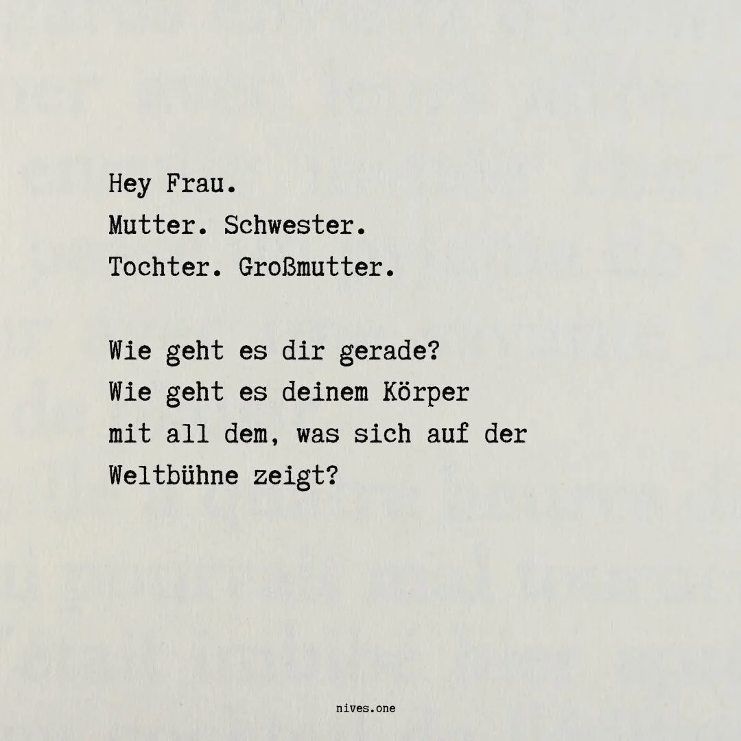 Dieses Mal ist es anders.
Nicht, weil das B&ouml;se neu ist &ndash;
sondern weil es sichtbar wird.

Viele von uns f&uuml;hlen gerade mehr,
als Worte halten k&ouml;nnen.
Im K&ouml;rper. Im Nervensystem. Im Herzen.

Das hier ist kein Aufruf zur Panik.
