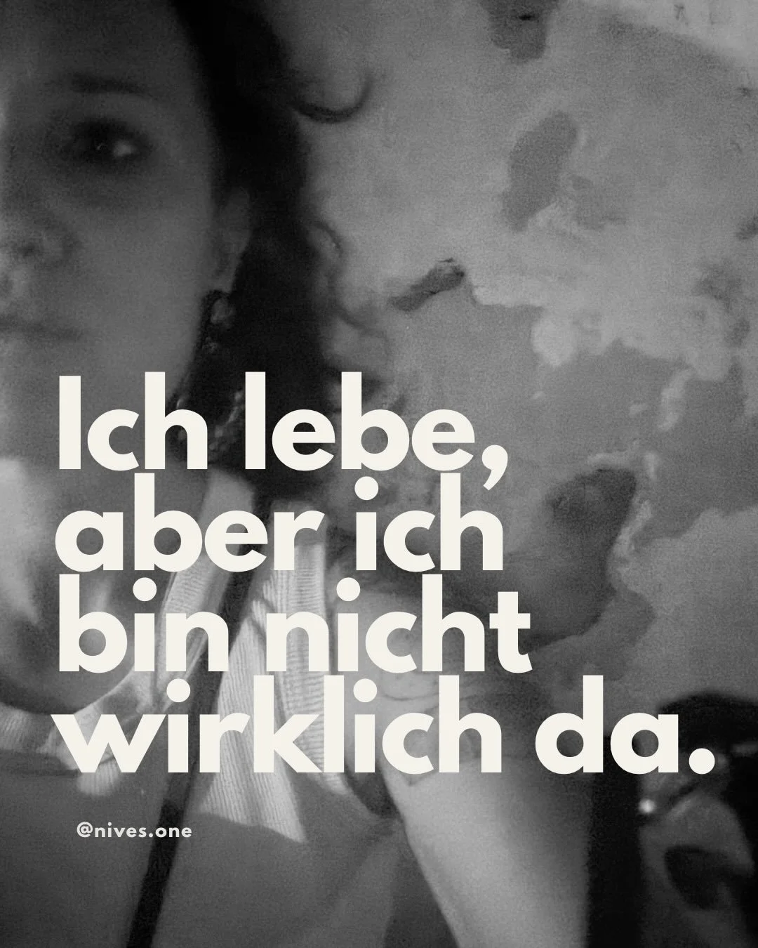 Es gibt einen Moment, den viele Frauen kennen.
Man lebt. Man funktioniert. Man ist besch&auml;ftigt.
Und trotzdem sp&uuml;rt man: Ich bin nicht wirklich da.
Ich kenne diesen Moment sehr gut.

&Uuml;ber viele Jahre war spirituelle Praxis f&uuml;r mich