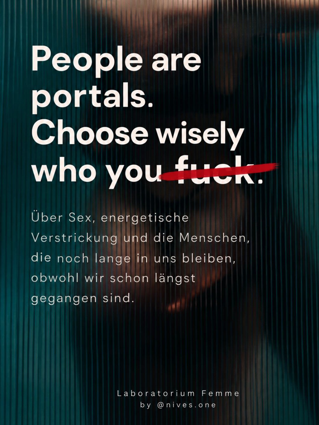 People are portals. Und manchmal kostet uns Begehren mehr, als wir wahrhaben wollen. Der neue Essay ist jetzt auf Laboratorium Femme &mdash; Link in Bio.

 #Sexualit&auml;t #leidenschaft #toxischebeziehungen #liebe #sex
