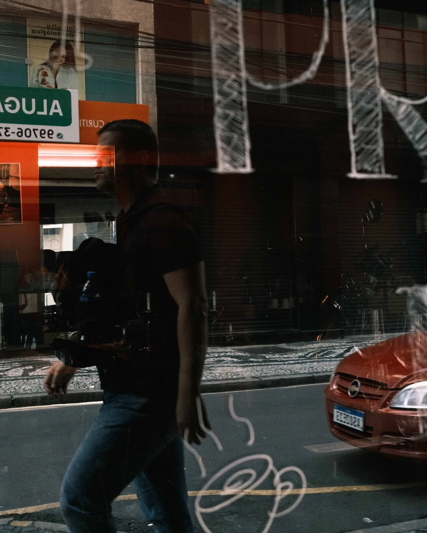 &ldquo;Reflexes and places, faces and their traces.&rdquo;

#brunobrandao_ #ColetivoRuaBrasil
#streetphotography #streetphoto #urbanphotography #lensculturestreets #capturestreets #streetleaks #streetphotographyworldwide
#fotografiaderua #streetphoto