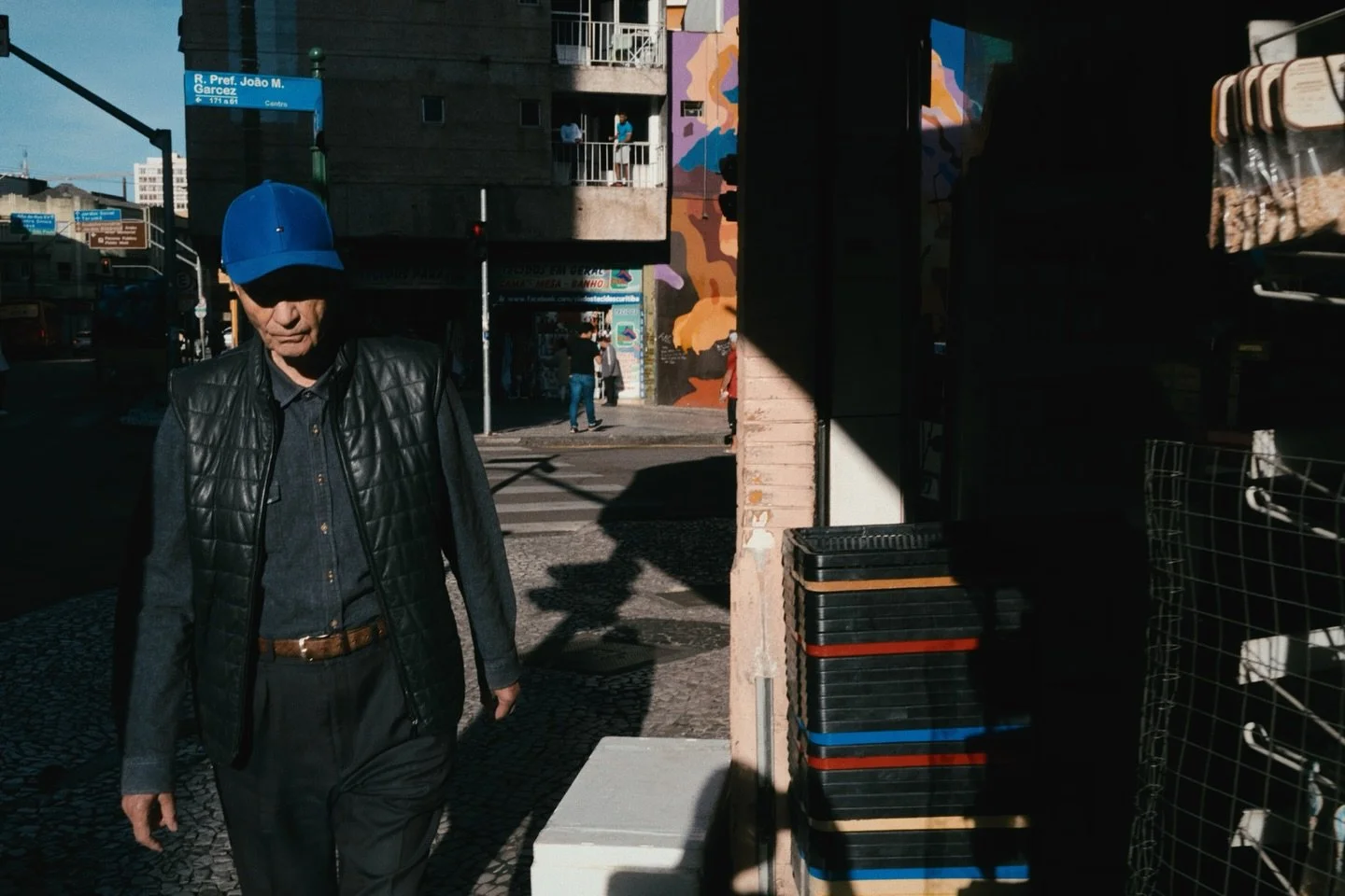 Seguimos andando.

#streetphotography #brunobrandao #coletivoruabrasil #streetphoto #urbano #curitiba #everydayeverywhere #streetclassi̇cs