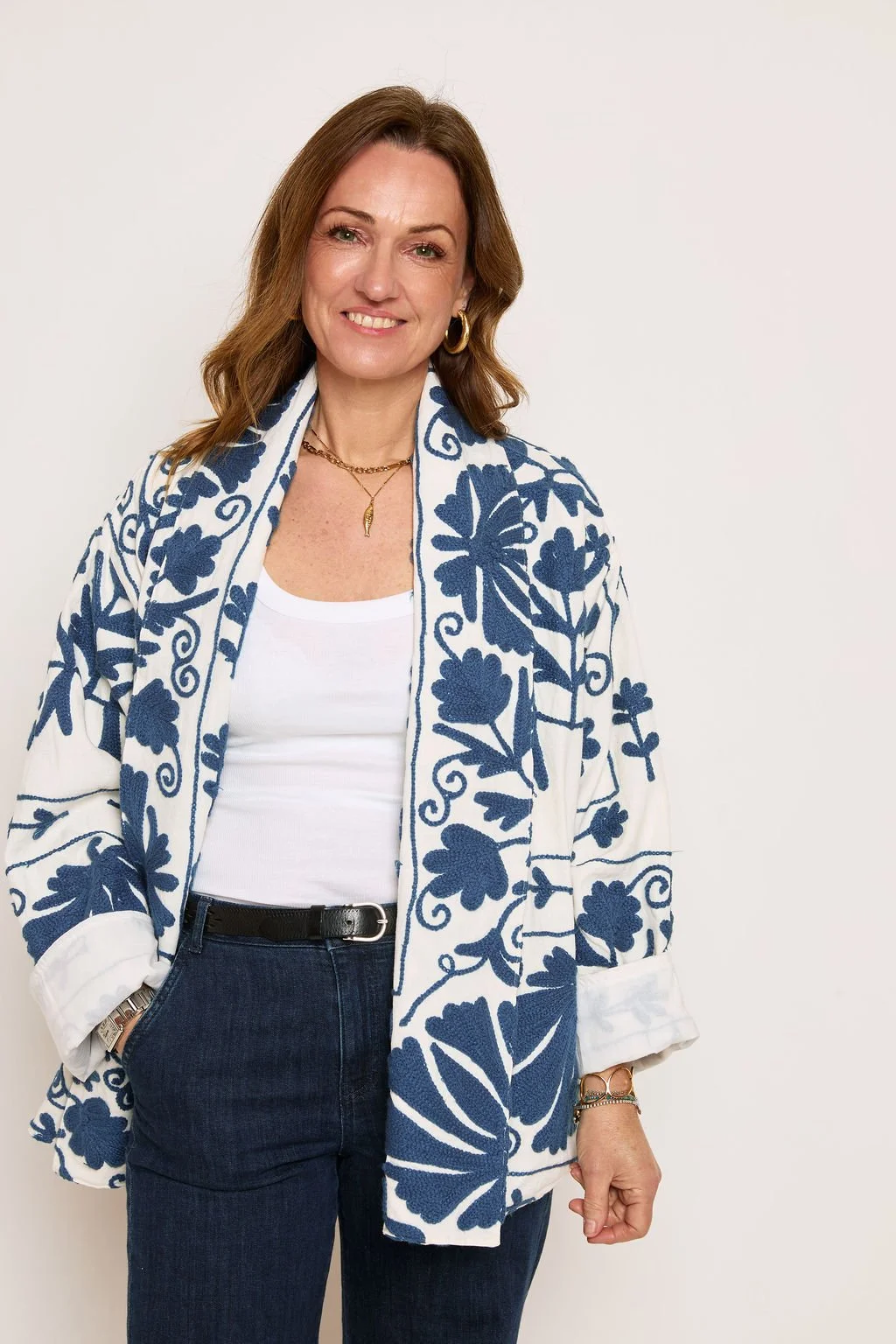 Blue and white Nahla