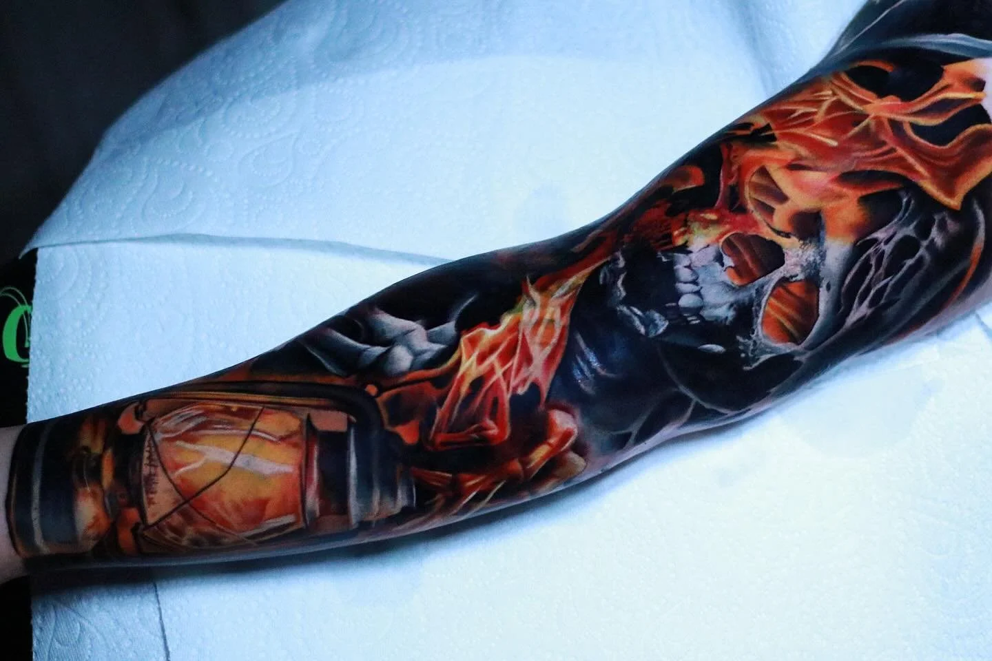 Had so much fun doing this cover up over 3 days. 
Do you think you could handle 3 consecutive days on the inner arm? 🤯💀. thanks again Stian for the trust and sitting so well