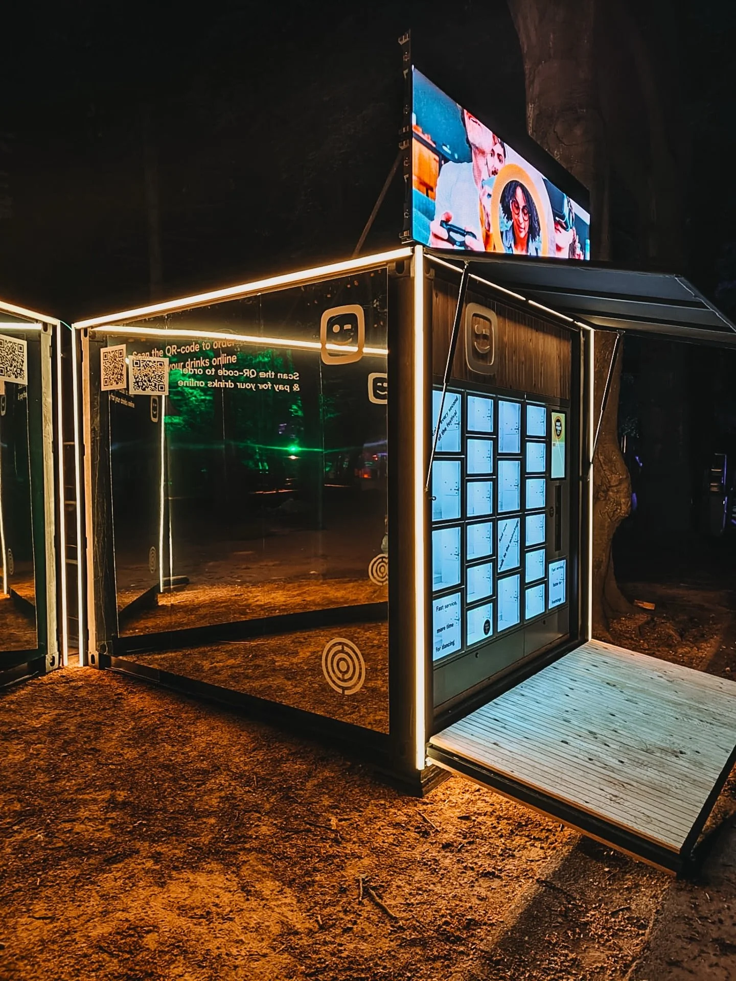 Scan it. Order it. Grab it.

All-in-one container for Telenet.

Together with @butikagency_