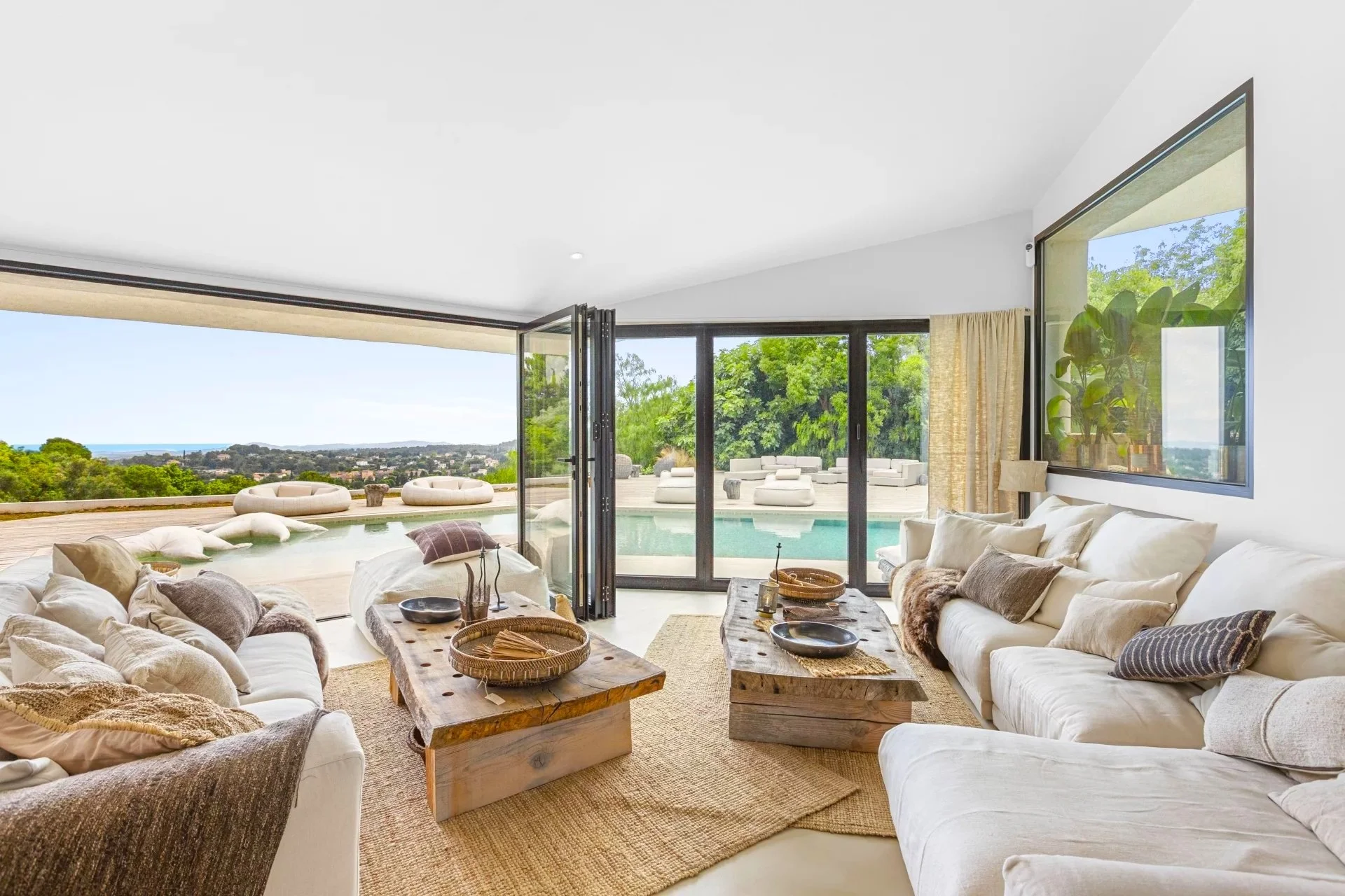 Picture-86063165-17 - Deborah Chalamidas.jpg