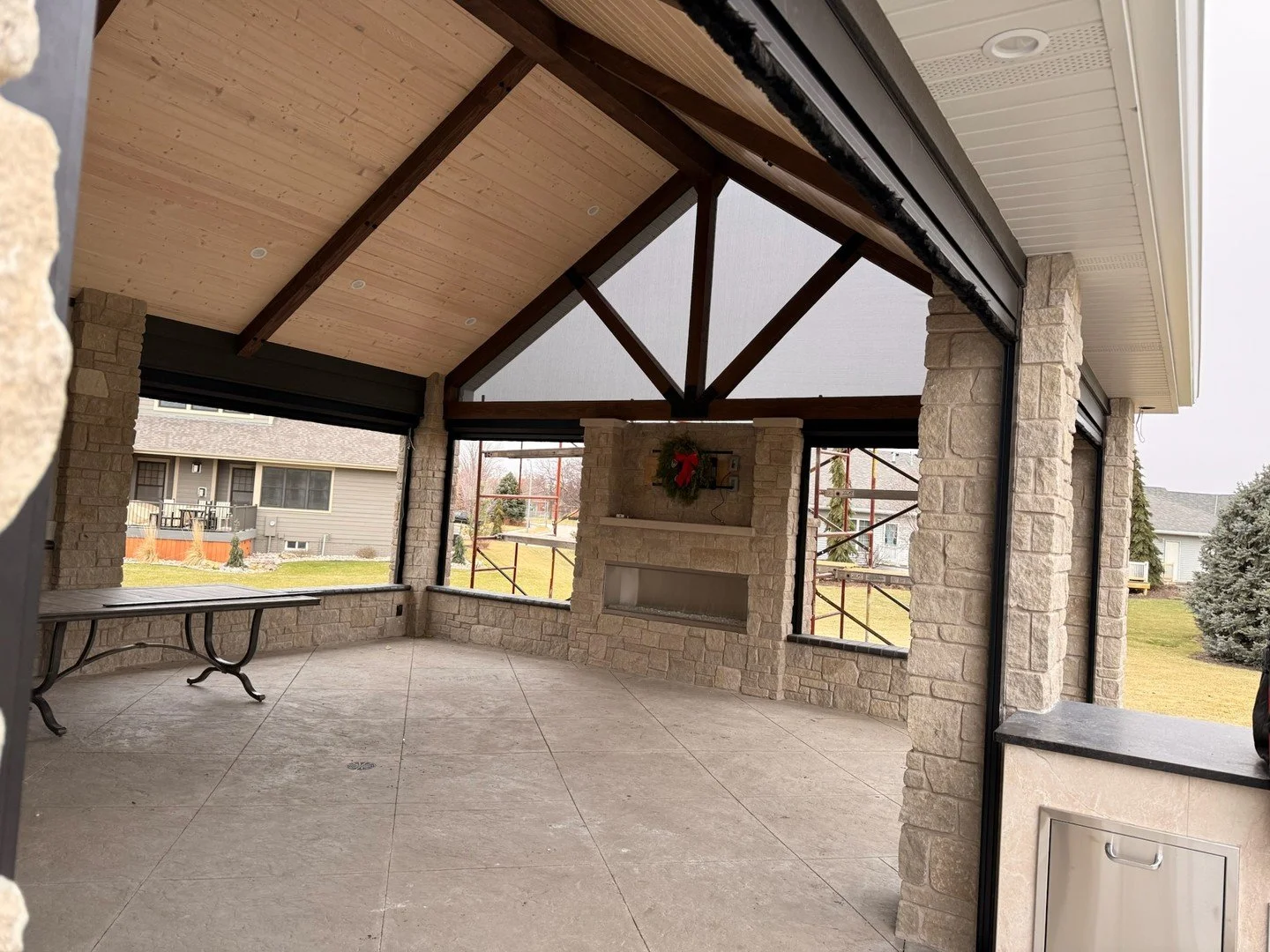 Another successful installation by Phantom Screens of the Great Plains! These motorized screens are the perfect addition to this luxury outdoor area. Whether you&rsquo;re hosting a dinner or relaxing by the fire, you can now do it in total comfort.
ㅤ