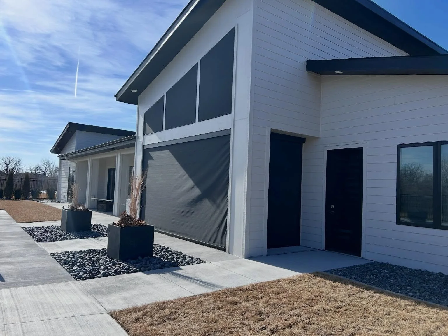 The perfect balance of indoor comfort and outdoor freedom. ☀️🦟

We love Phantom Screens because they put you in complete control of your environment. Whether you want them fully lowered to keep the bugs out during dinner, or just cracked a little bi