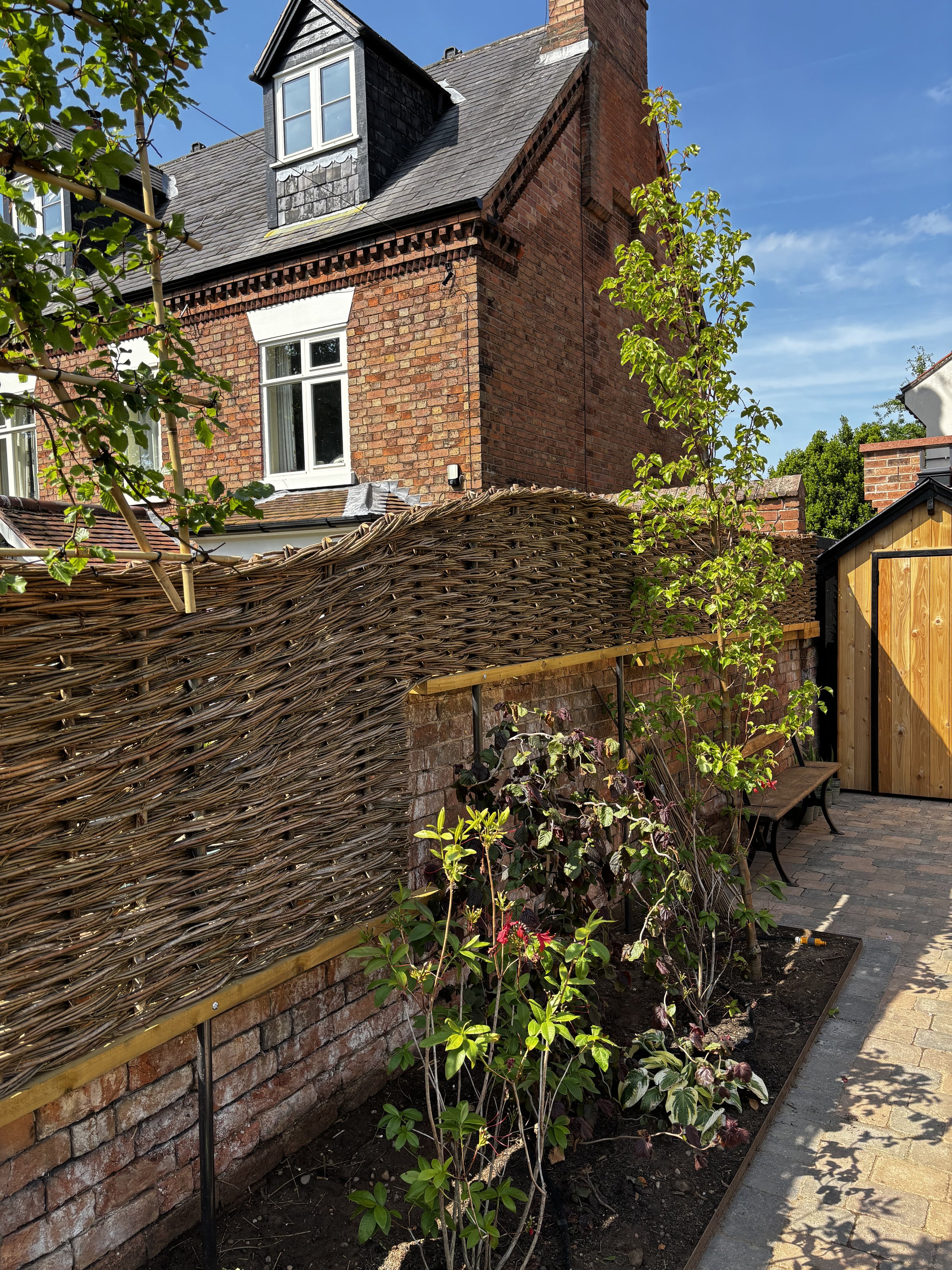 Can be adapted to cater for any wall
