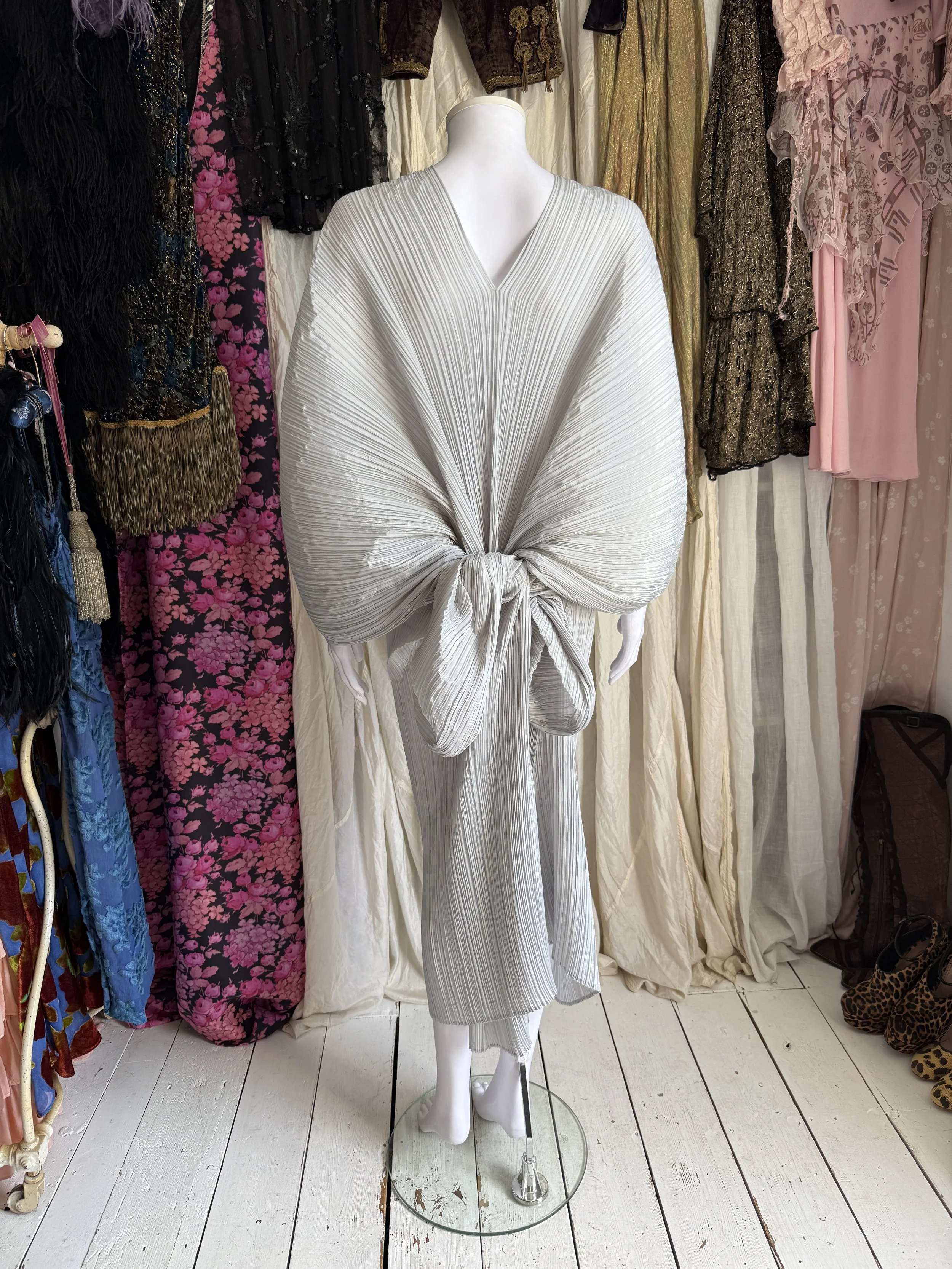 "Madame T" Stole, Issey Miyake