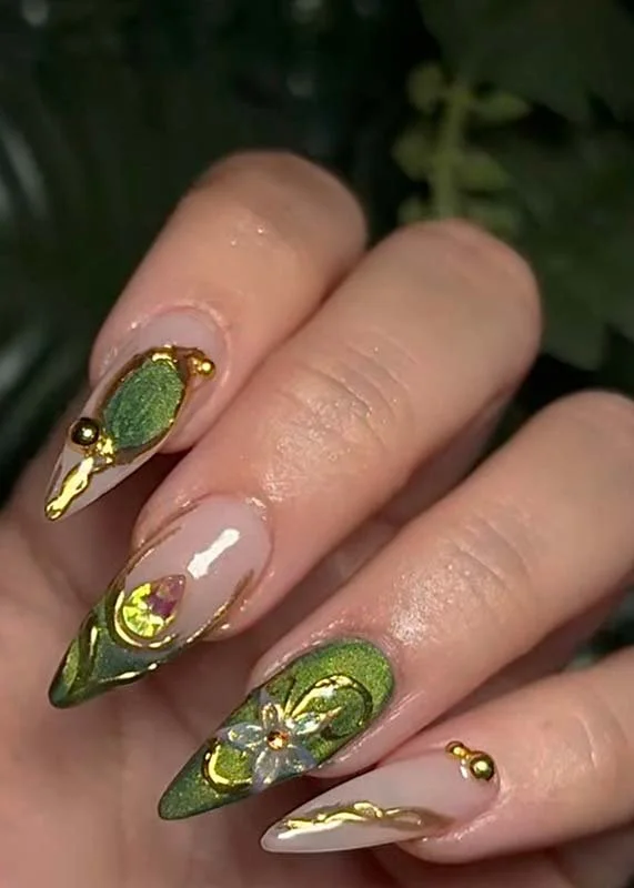 Manicurist_Nailart_Artist_Management_Miami_06.jpg