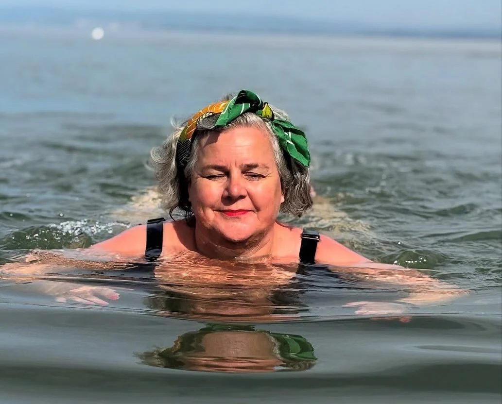 (#medwaybluetits)
Tit on tour&hellip; #clevedonmarinelake lake&hellip;Sun-drenched on day one, solo dawn drizzle with @mrssophiewofie holding the tea and towel day 2

Prototype 1 @chrisbodle&rsquo;s beautiful &ldquo;flotilla&rdquo; looking forward to