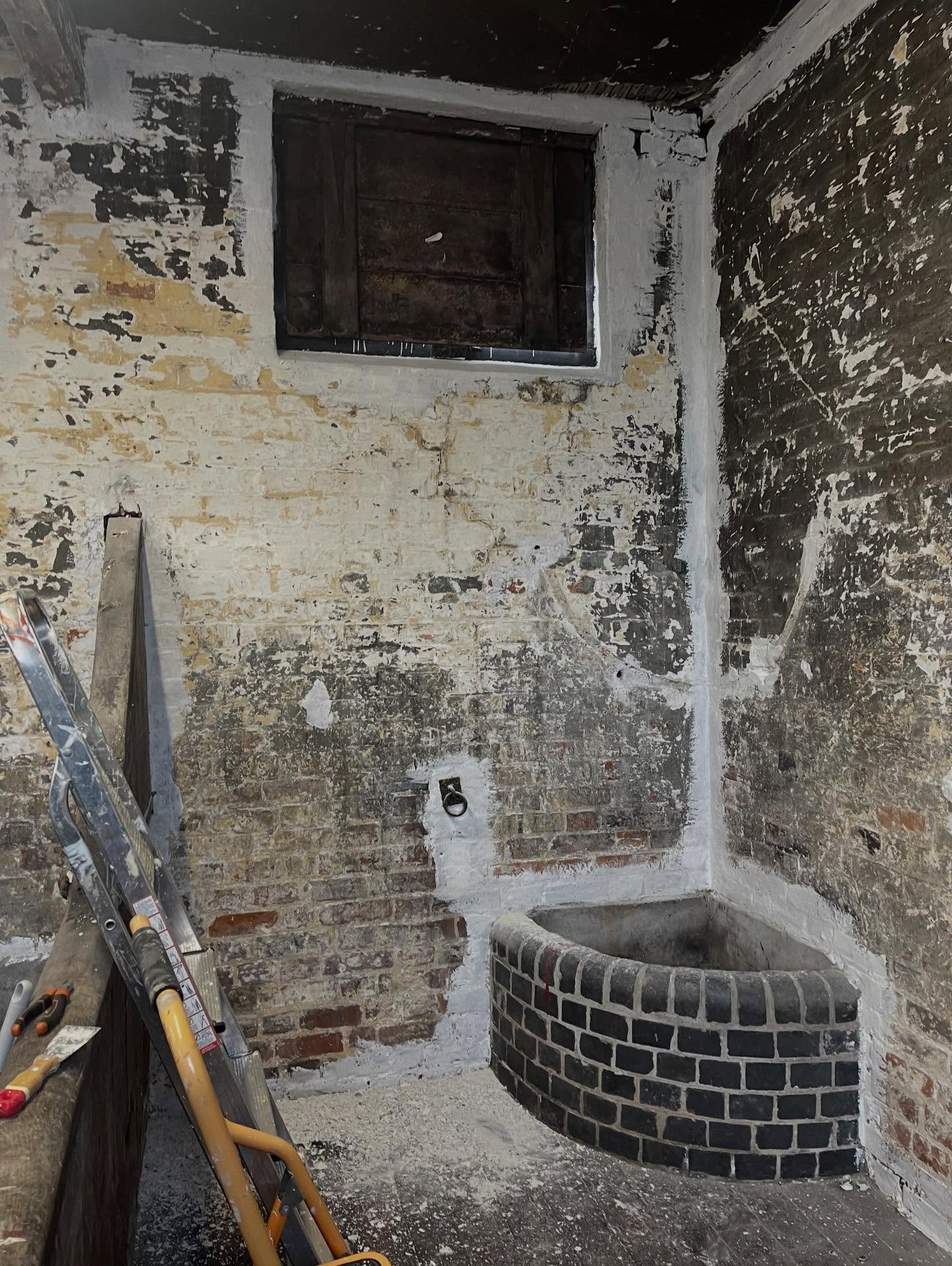 Starting to paint my new studio space within Stable Works &ndash; the end stall of an early 19th century fire station&rsquo;s  horse stables. 

The space feels alive with its own material history.  There&rsquo;s a beauty &amp; generosity to these old