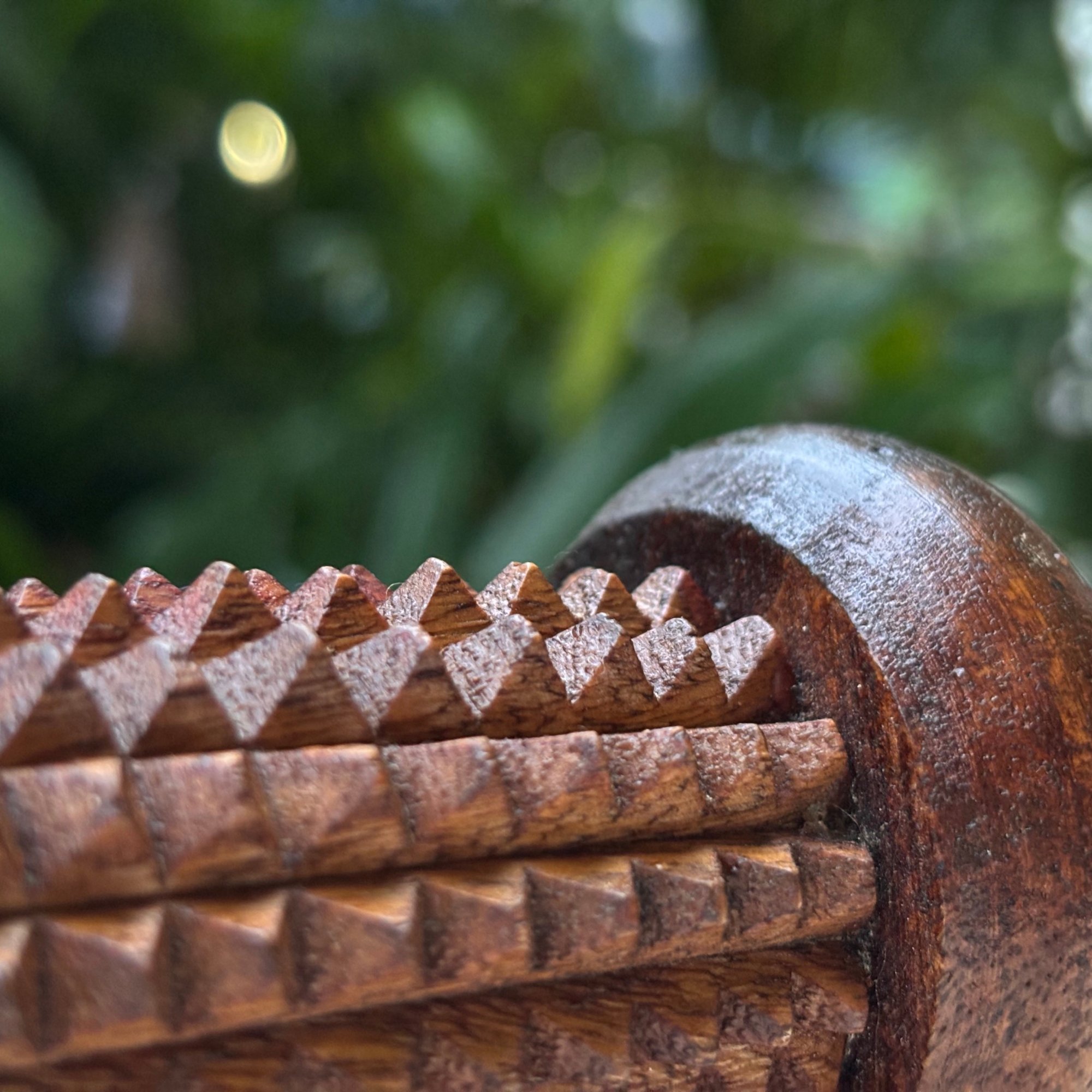 Handmade_wooden_recovery_roller_zoom_in_handle.jpg