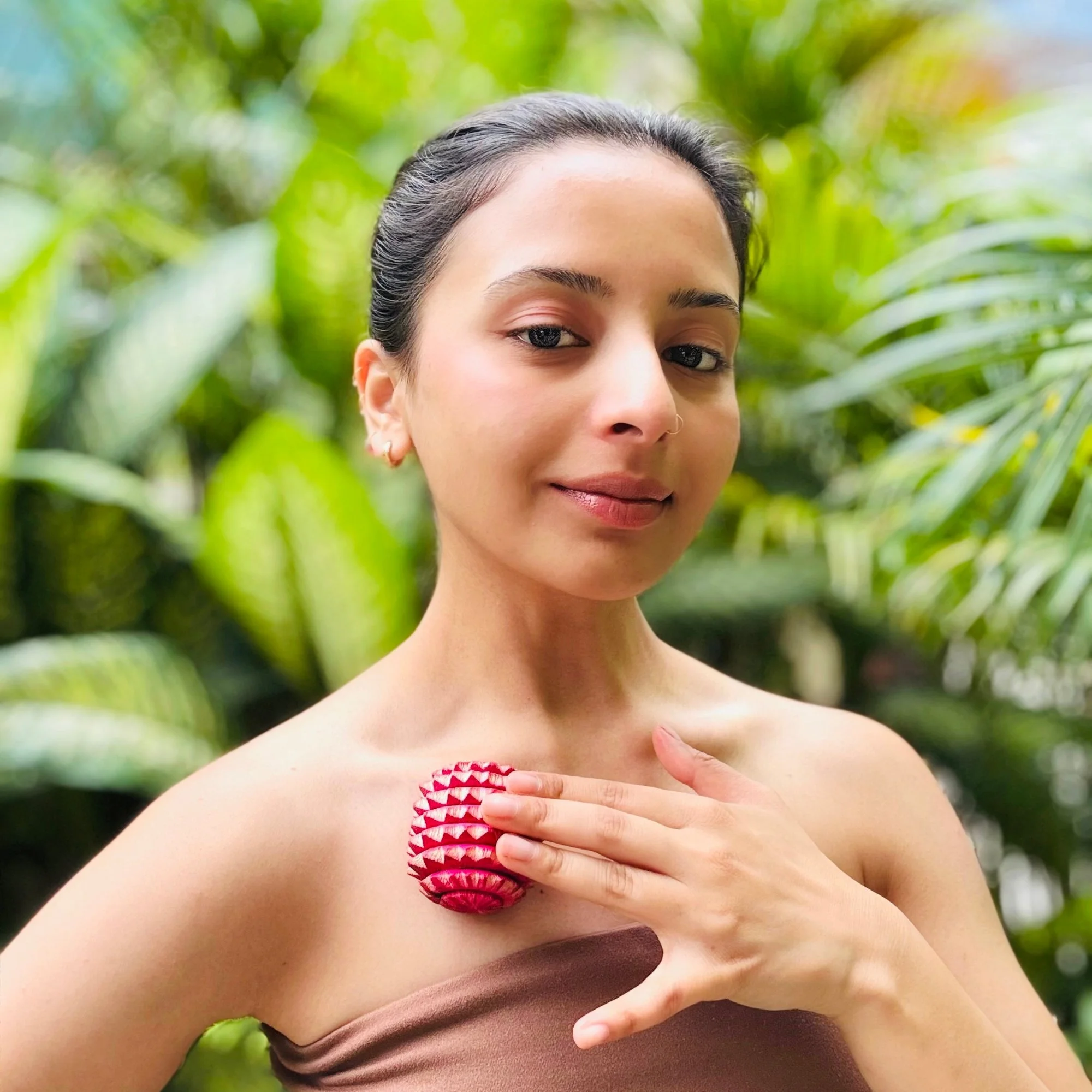 Wooden_reflexology_ball_collarbone.jpg