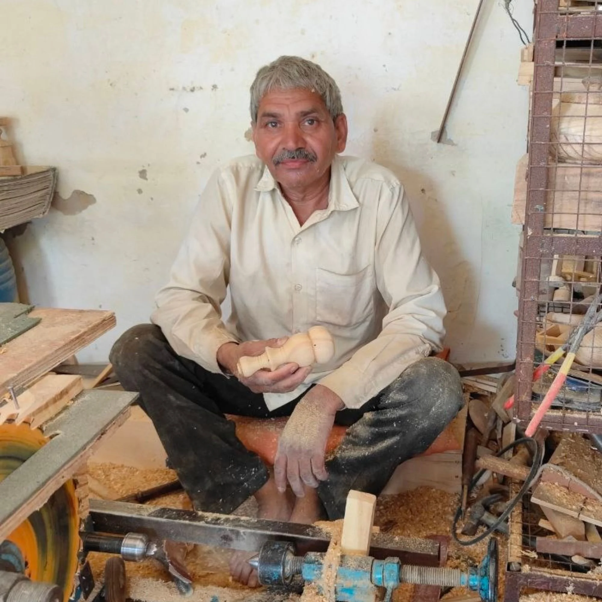 Wooden_arbor_massage_tool_artisan.jpg