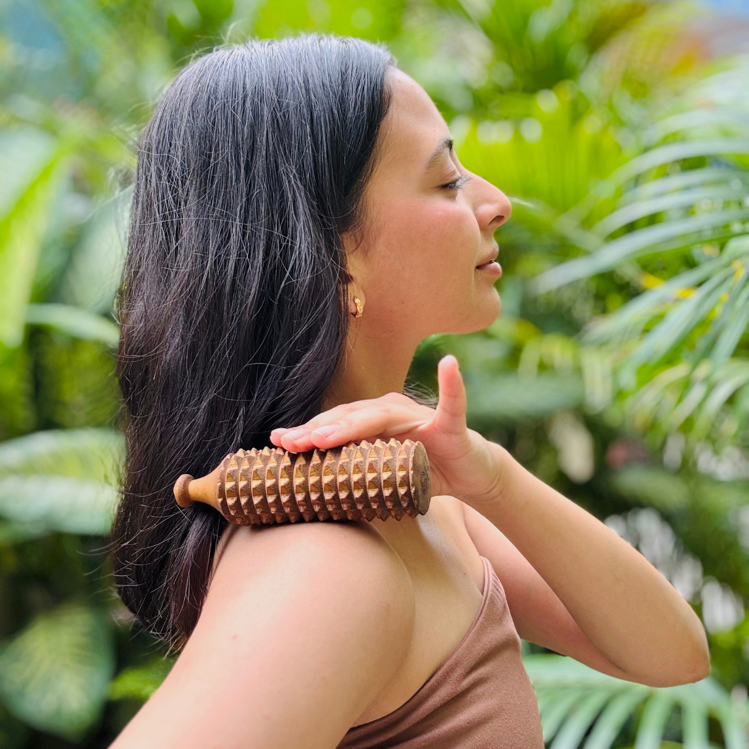 porcupine_massage_roller_shoulder.png