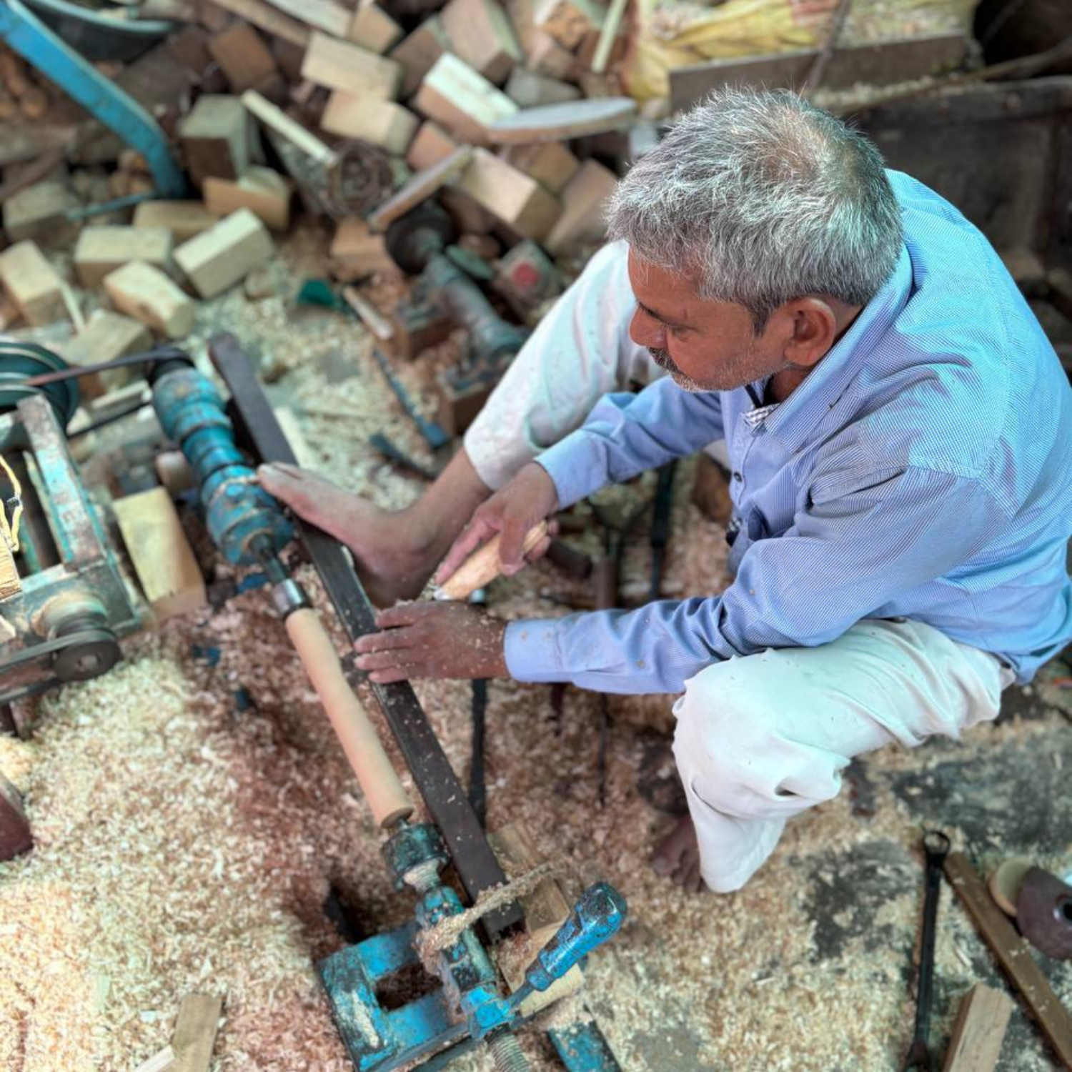 wooden-foot-reflexology-roller-artisan-making.png.png