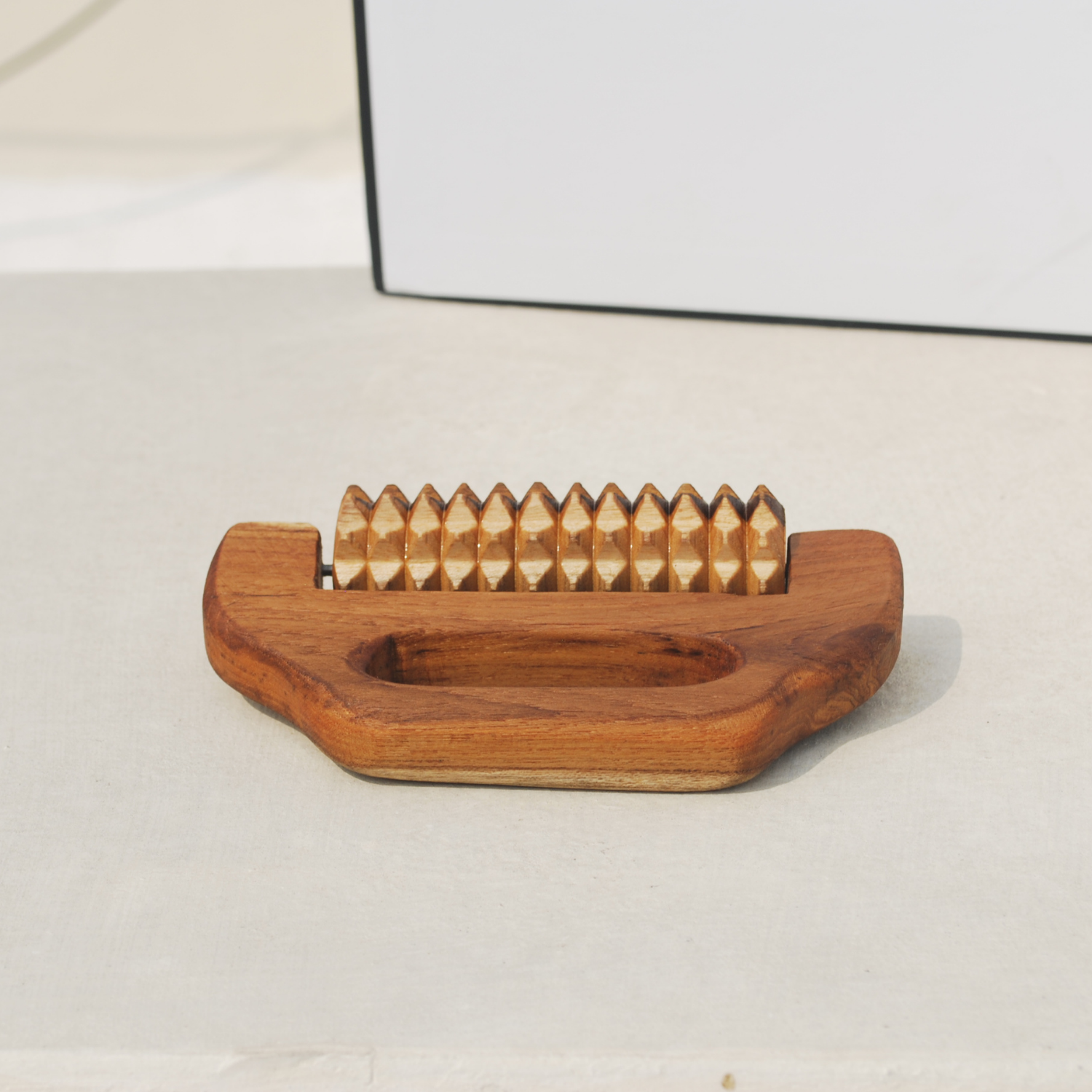 wooden-cellulite-massage-tool-body-massage.png.png