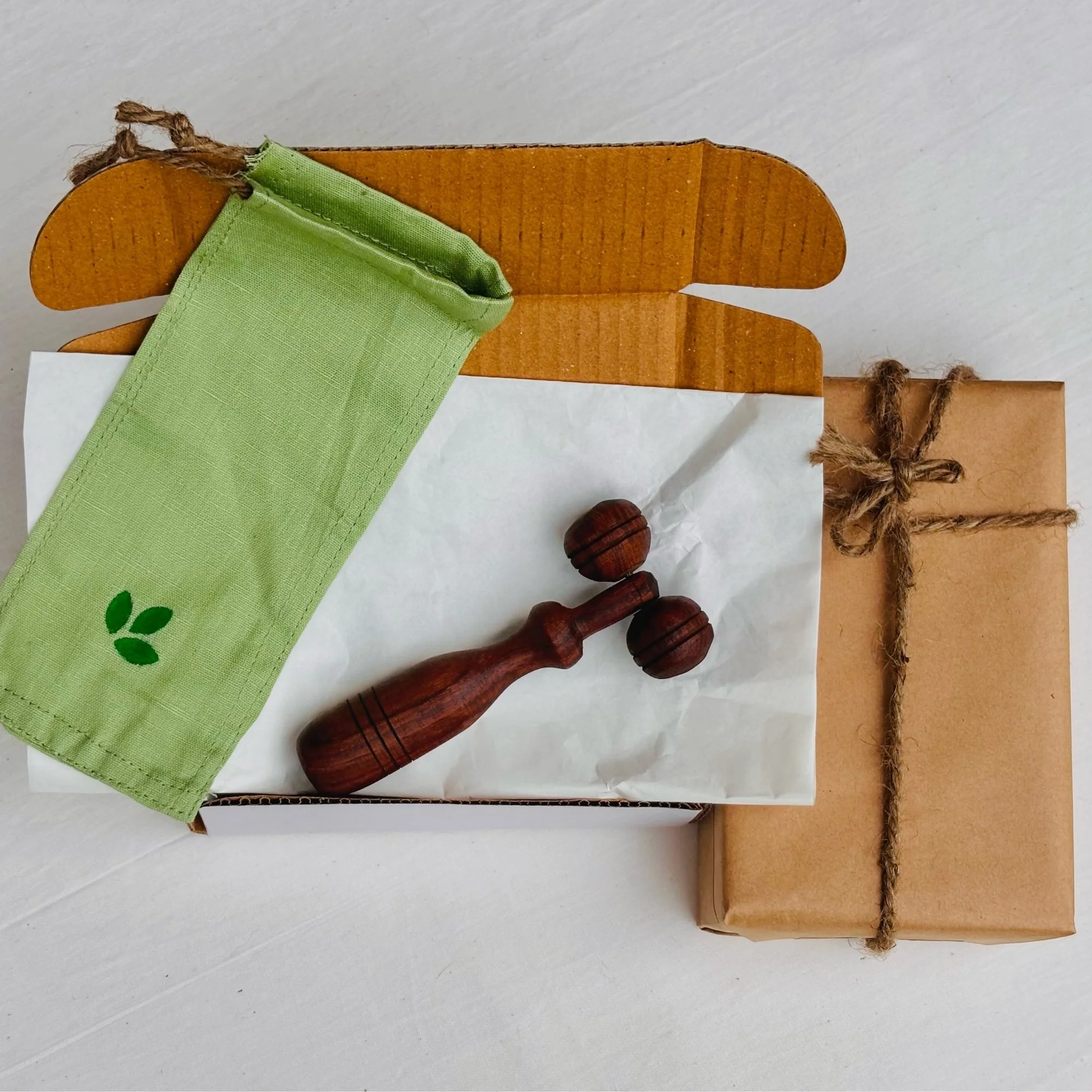 Wooden_facial_massage_roller_packaging.jpg