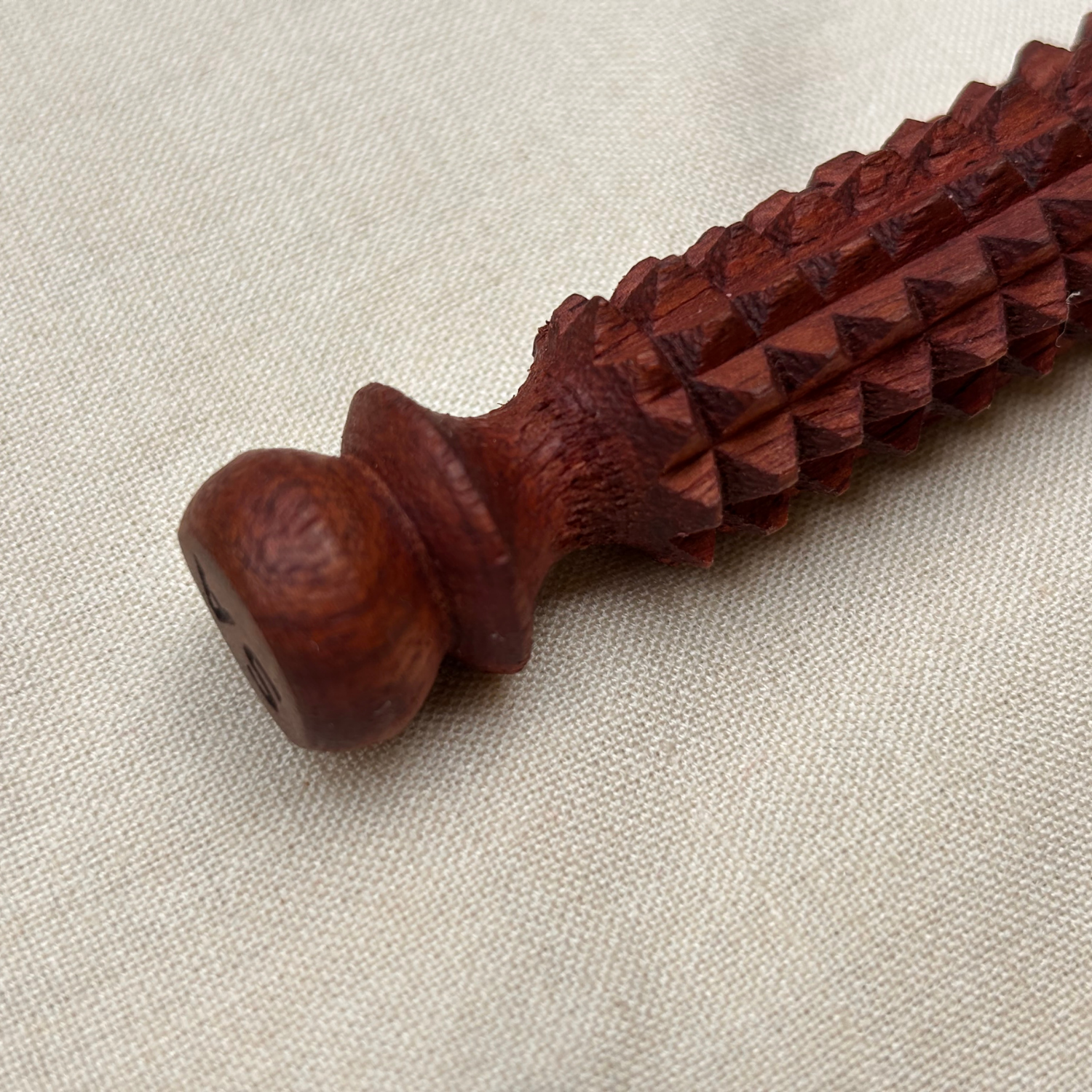 wooden-facial-acupressure-tool-end-detail.jpg.png