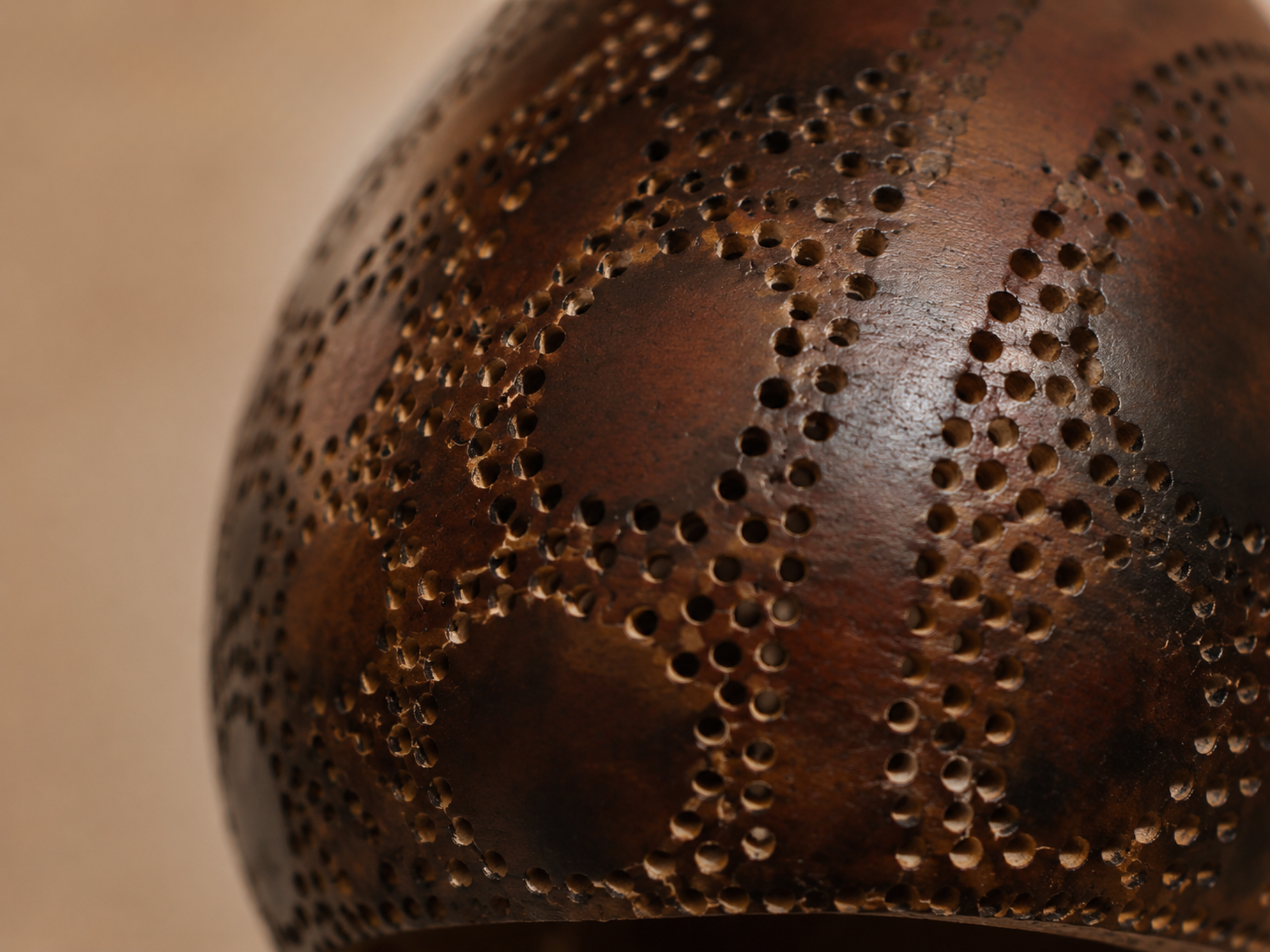 Bottle gourd lamp close up.png