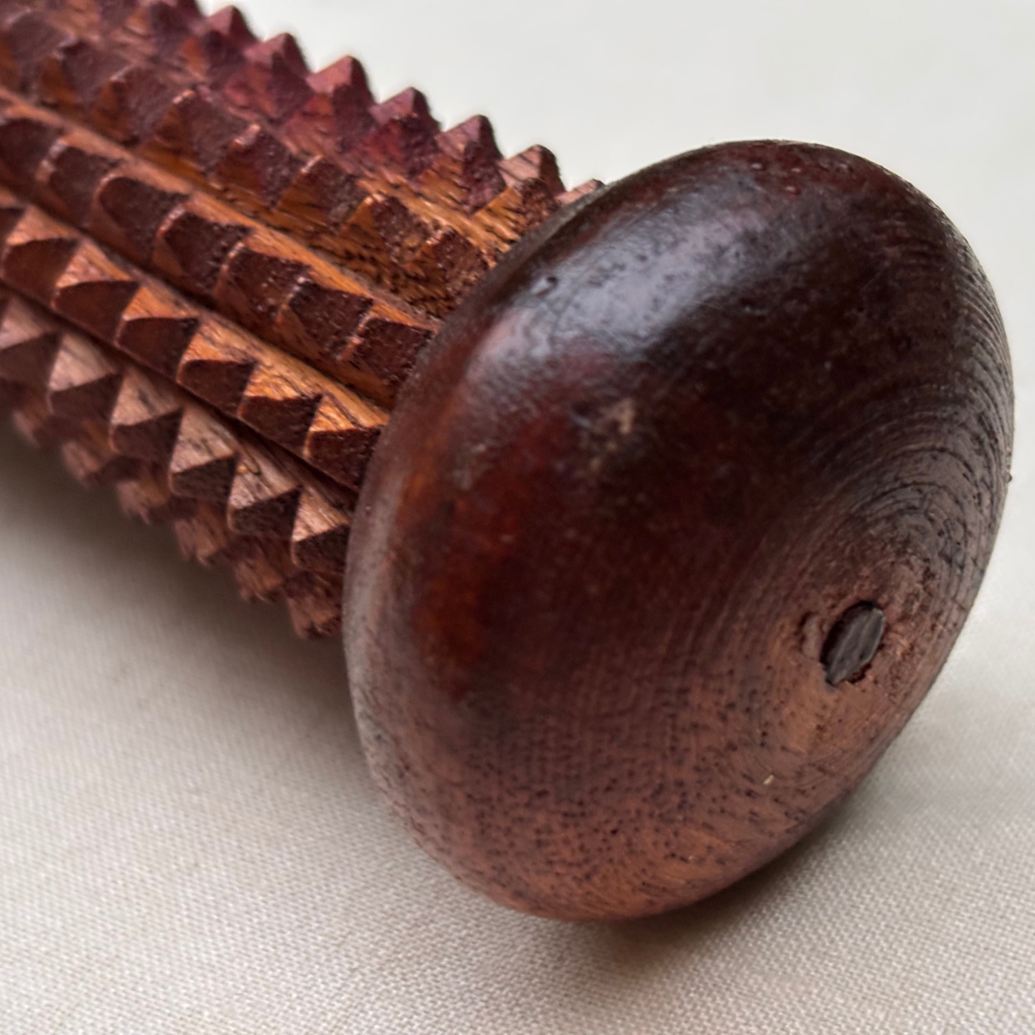 wooden-recovery-roller-rounded-handle-detail.png.png