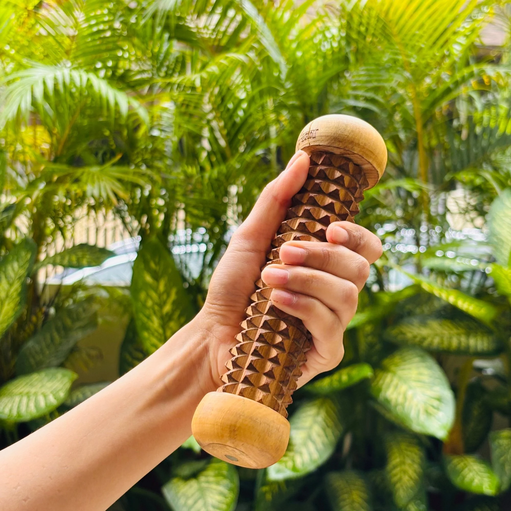 wooden_muscle_recovery_roller_scale.jpg