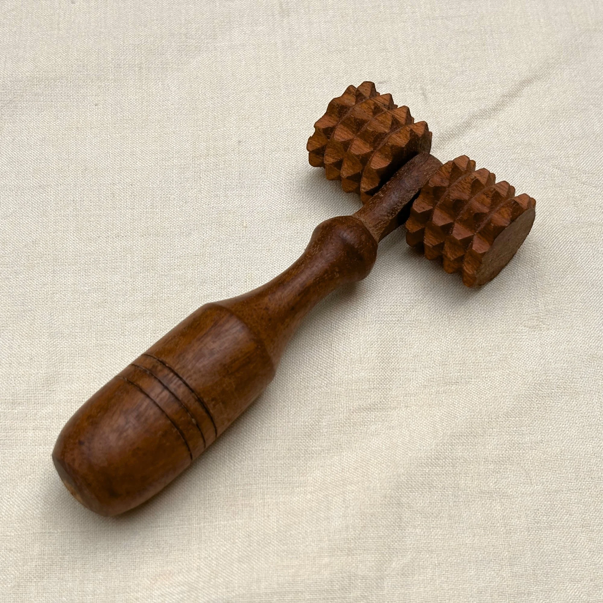 Wooden_deep_tissue_massage_roller_sideview.jpg