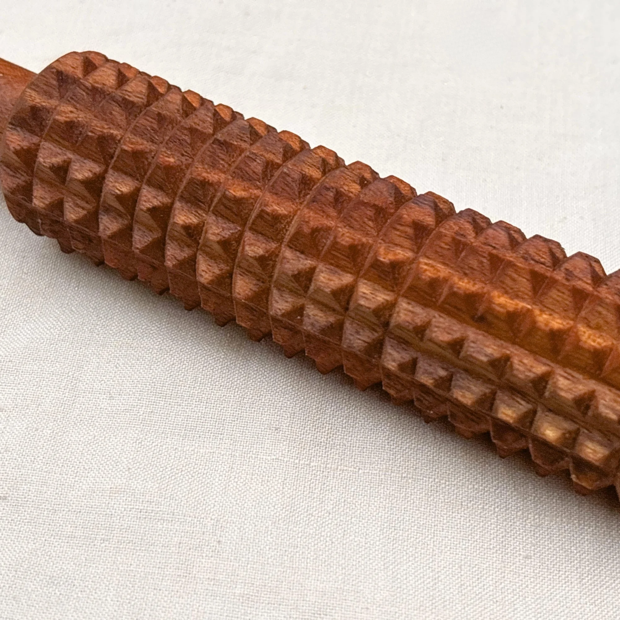 Fascia_release_roller_zoom_in.jpg
