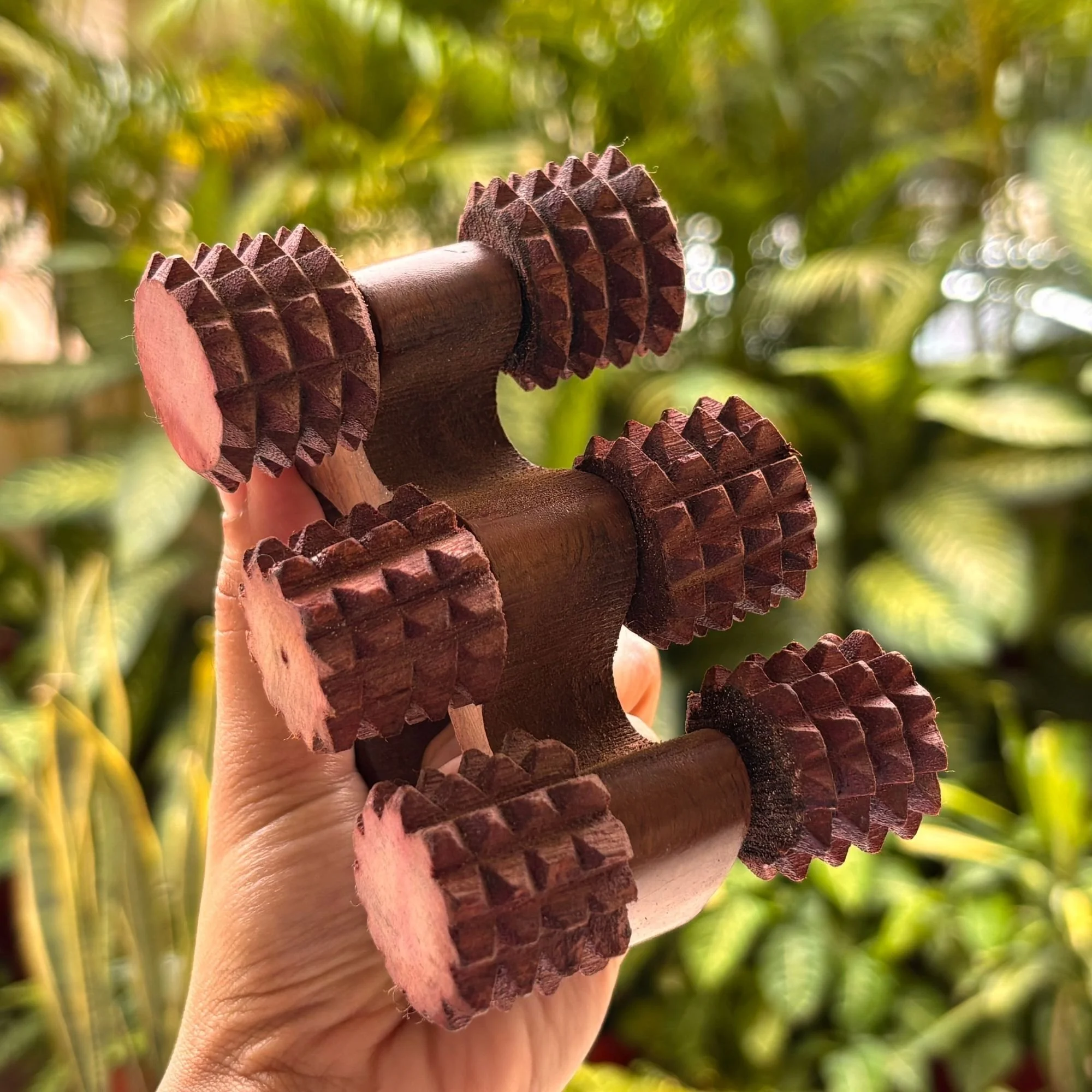 Handheld_wooden_body_massage_roller_back_view.jpg