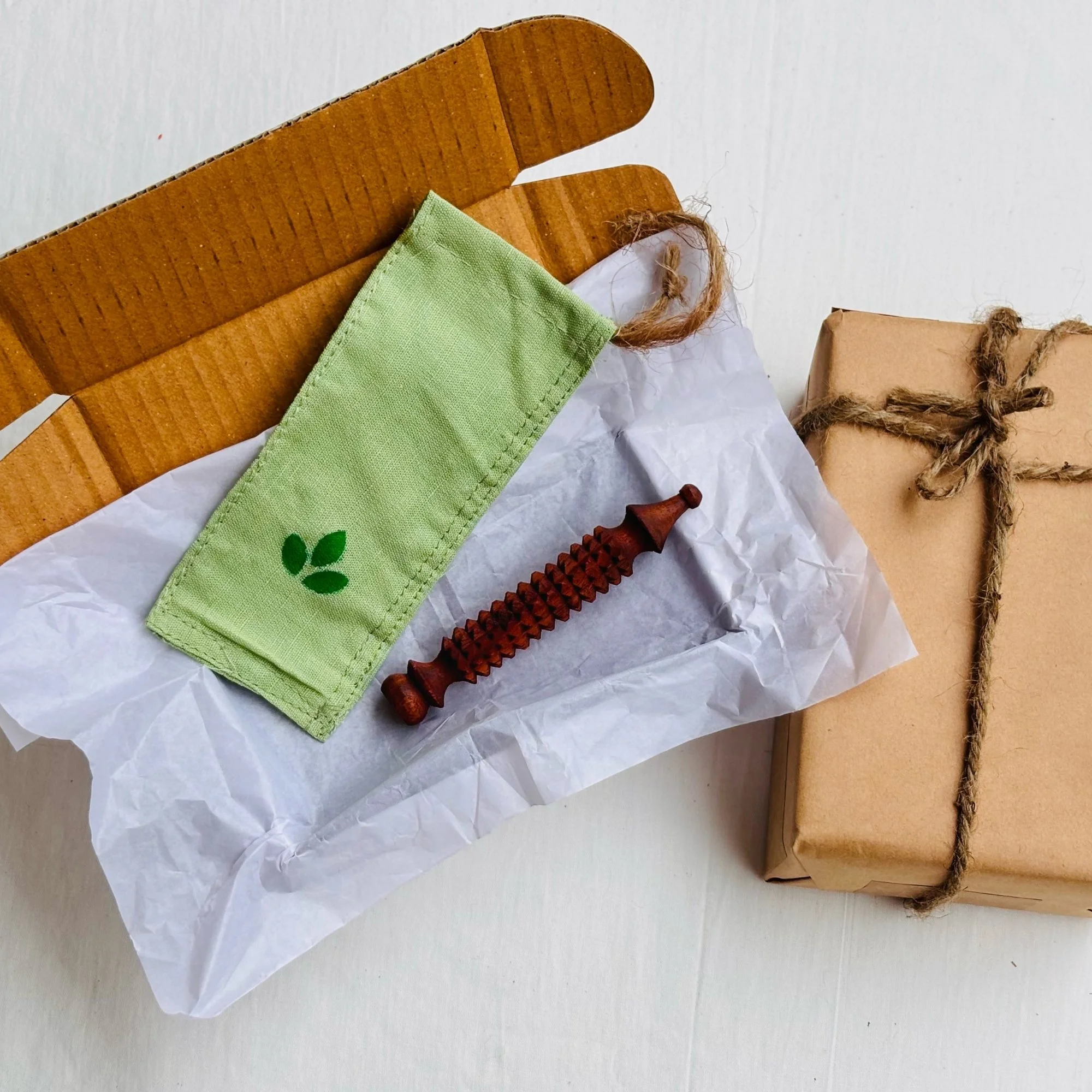 wooden_facial_acupressure_tool_packing.jpg