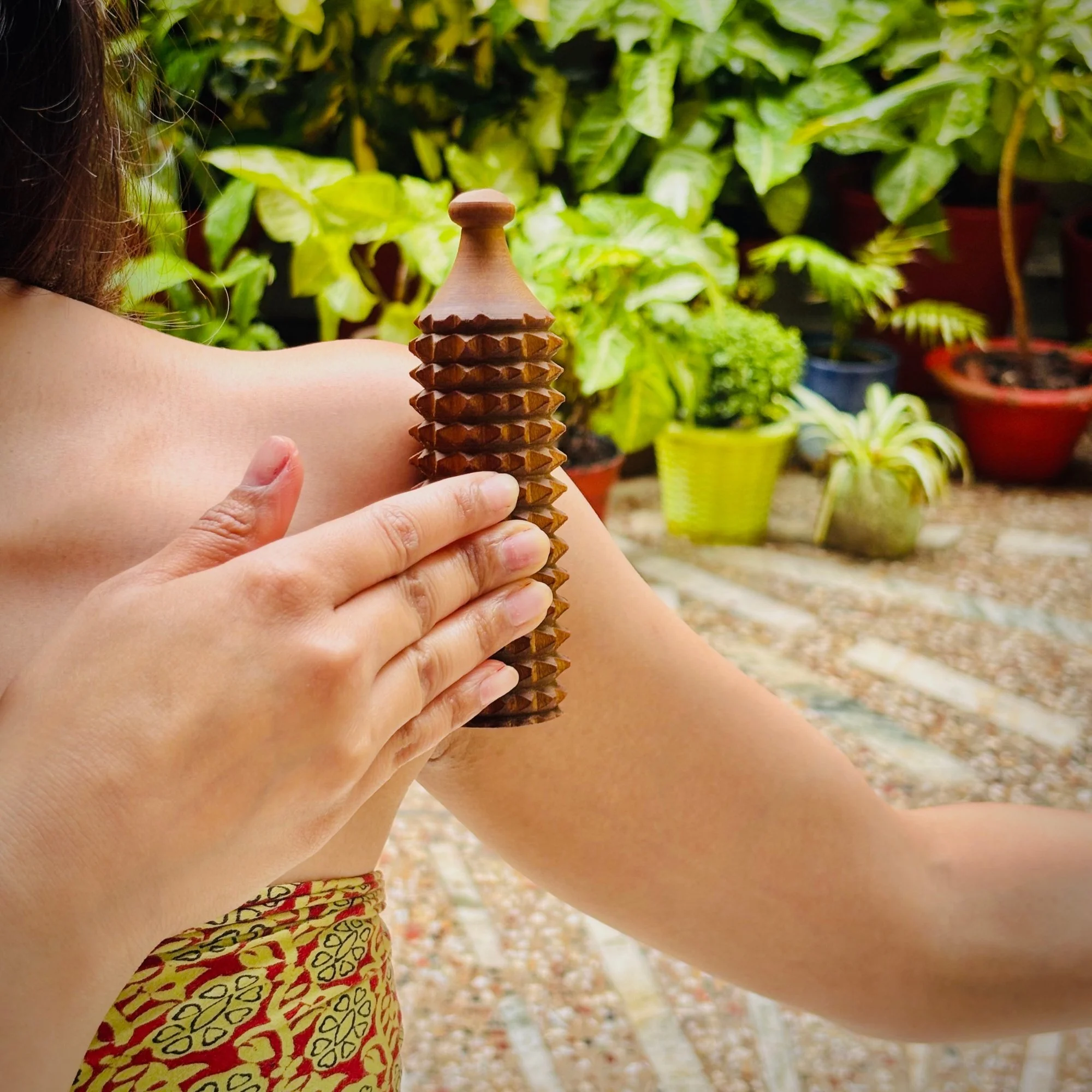 porcupine_massage_roller_shoulder_massage.jpg