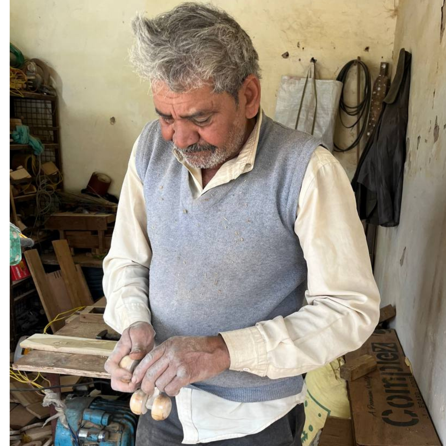 wooden-relaxation-massage-roller-artisan-finishing.jpg.png