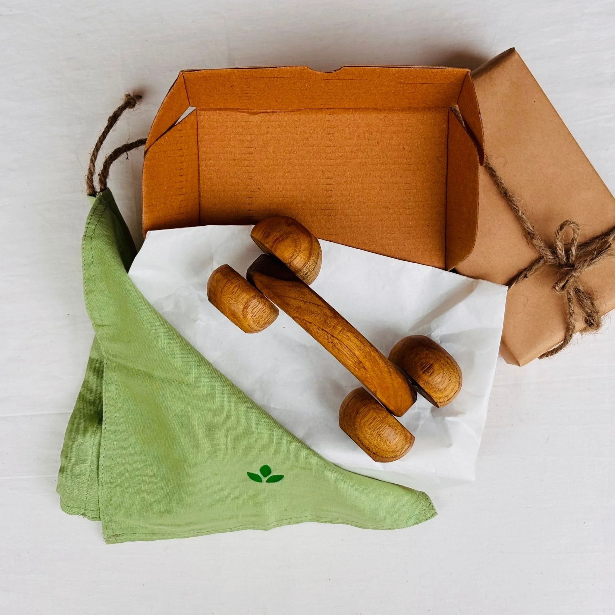 Wooden_relaxation_massage_roller_packing.jpg