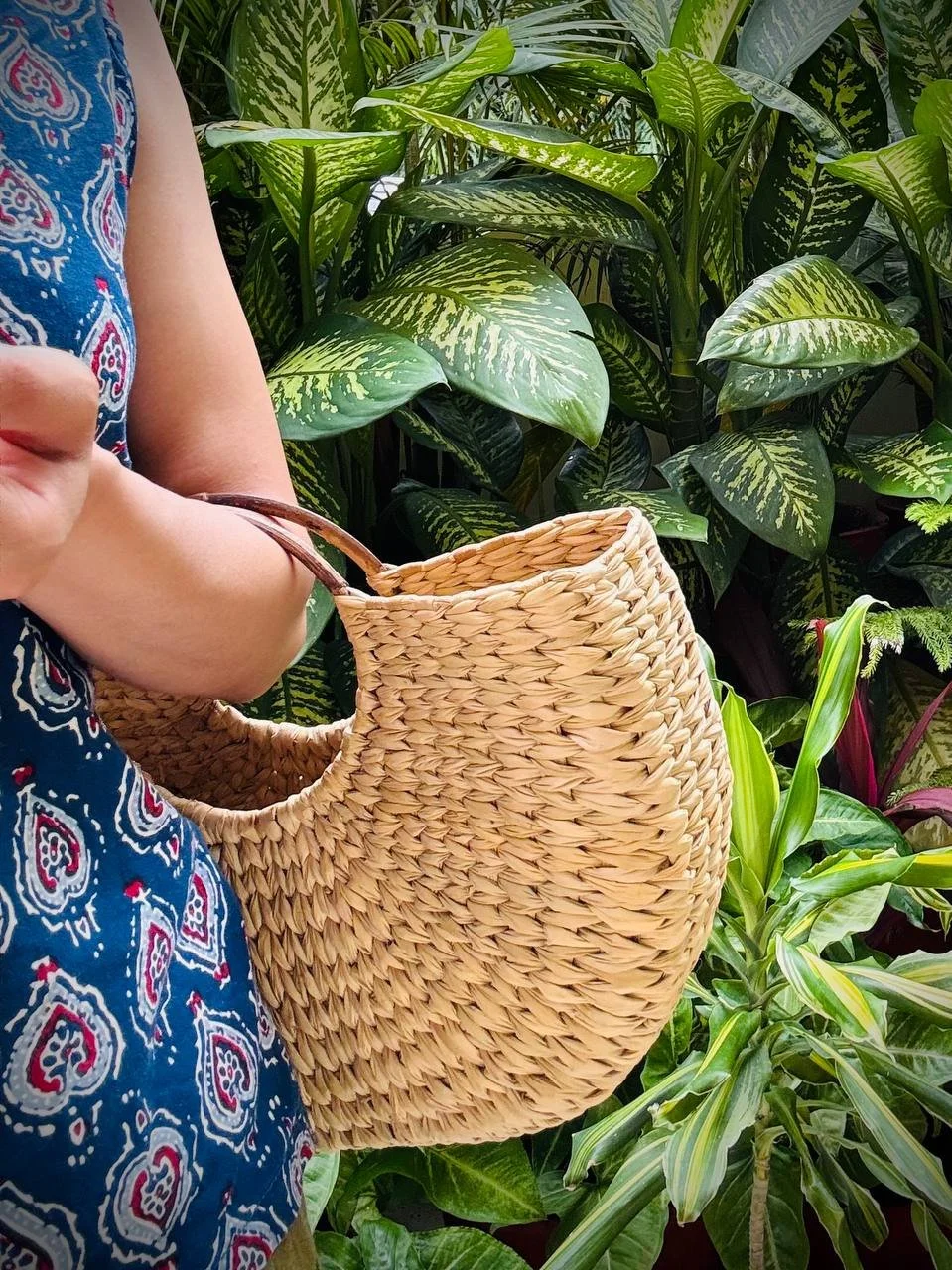 handwoven_bamboo_tote_lifestyle.jpg