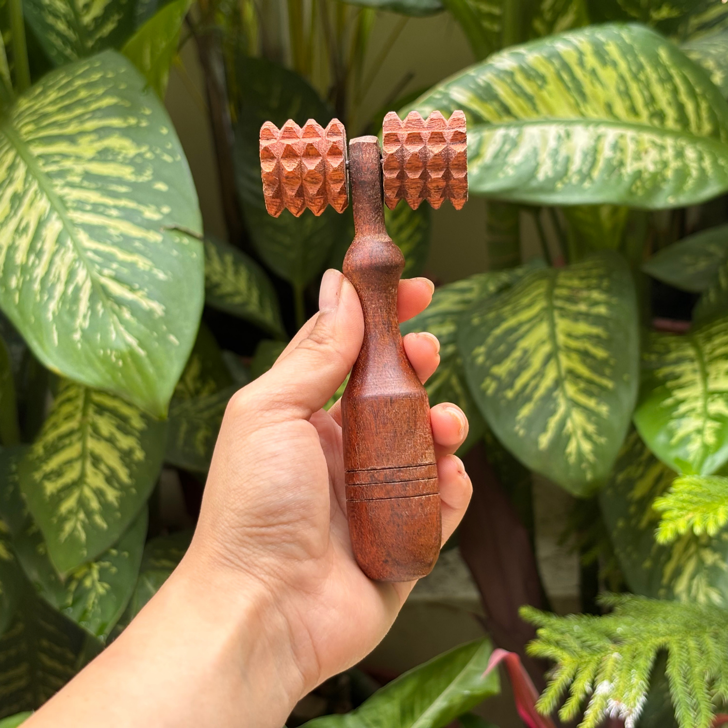 wooden-deep-tissue-massage-roller-lifestyle-use.png.png