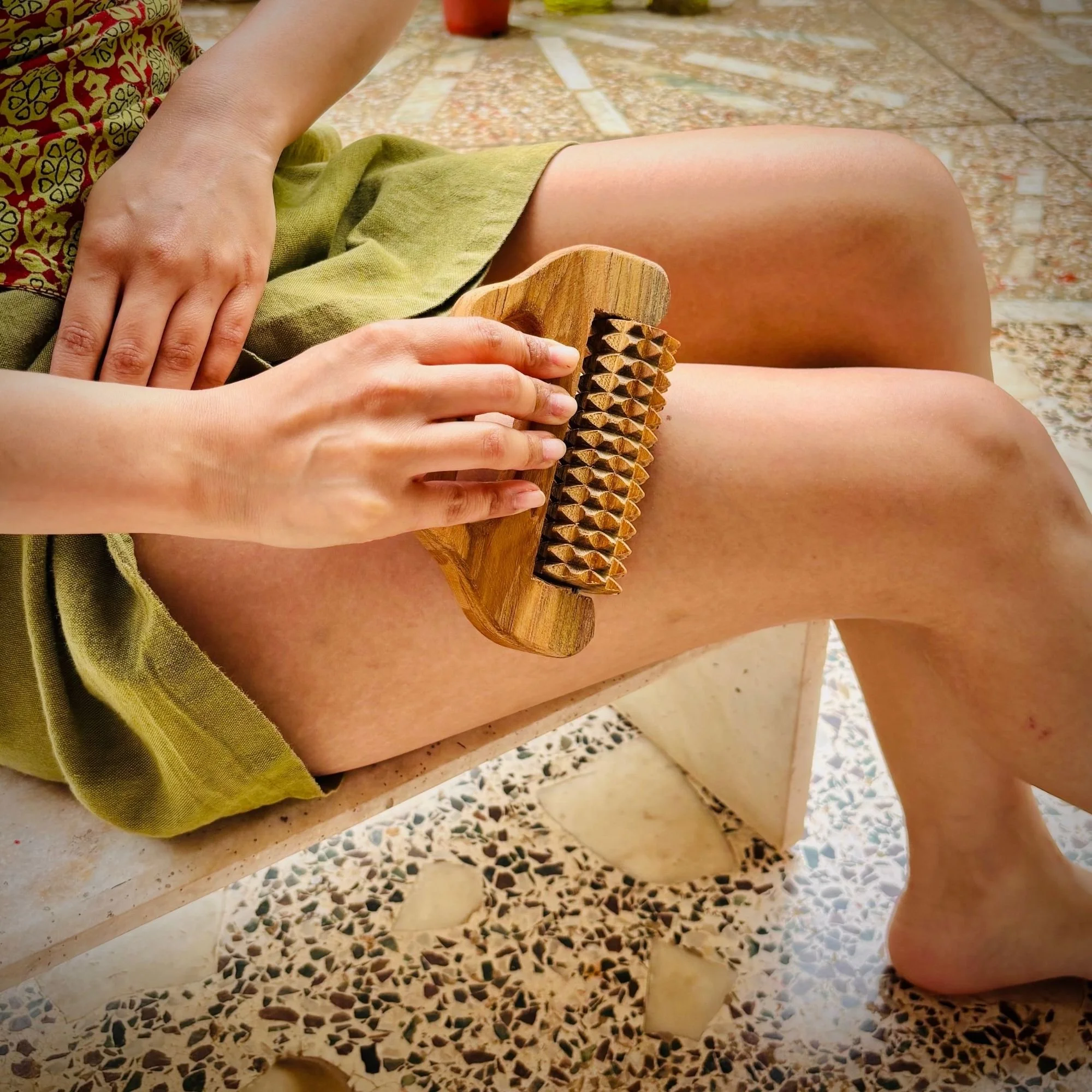 Wooden_cellulite_massage_tool_hamstring.jpg
