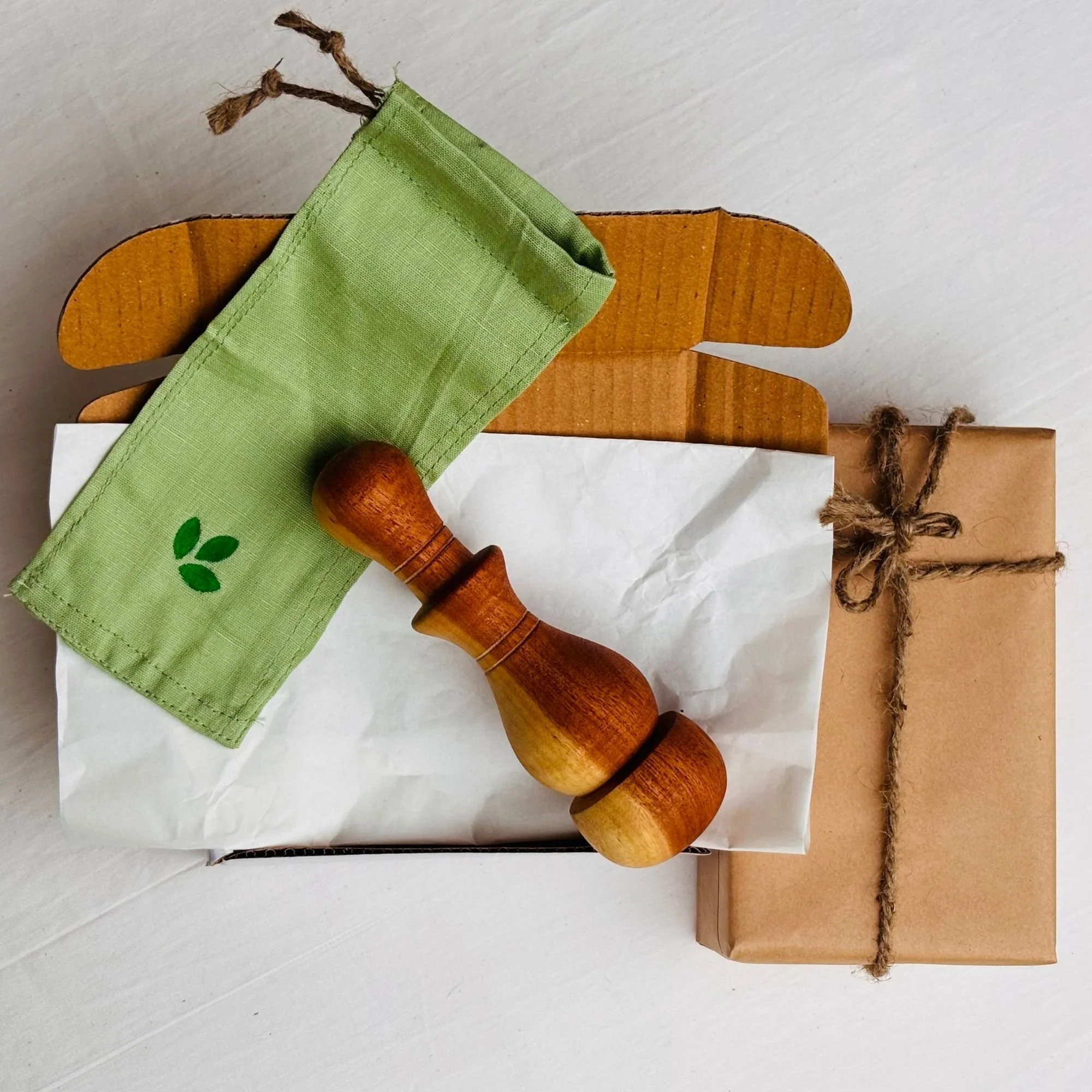 Wooden_arbor_massage_tool_packing.jpg