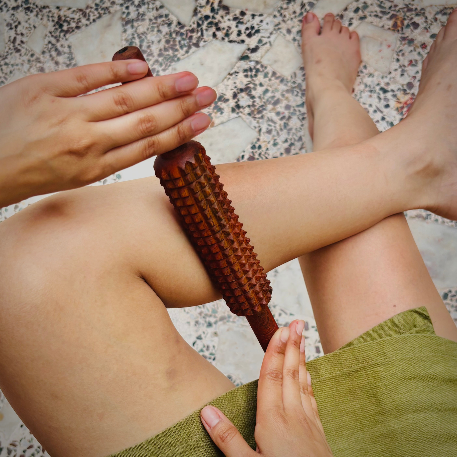 wooden-fascia-release-roller-calf-use.png.png