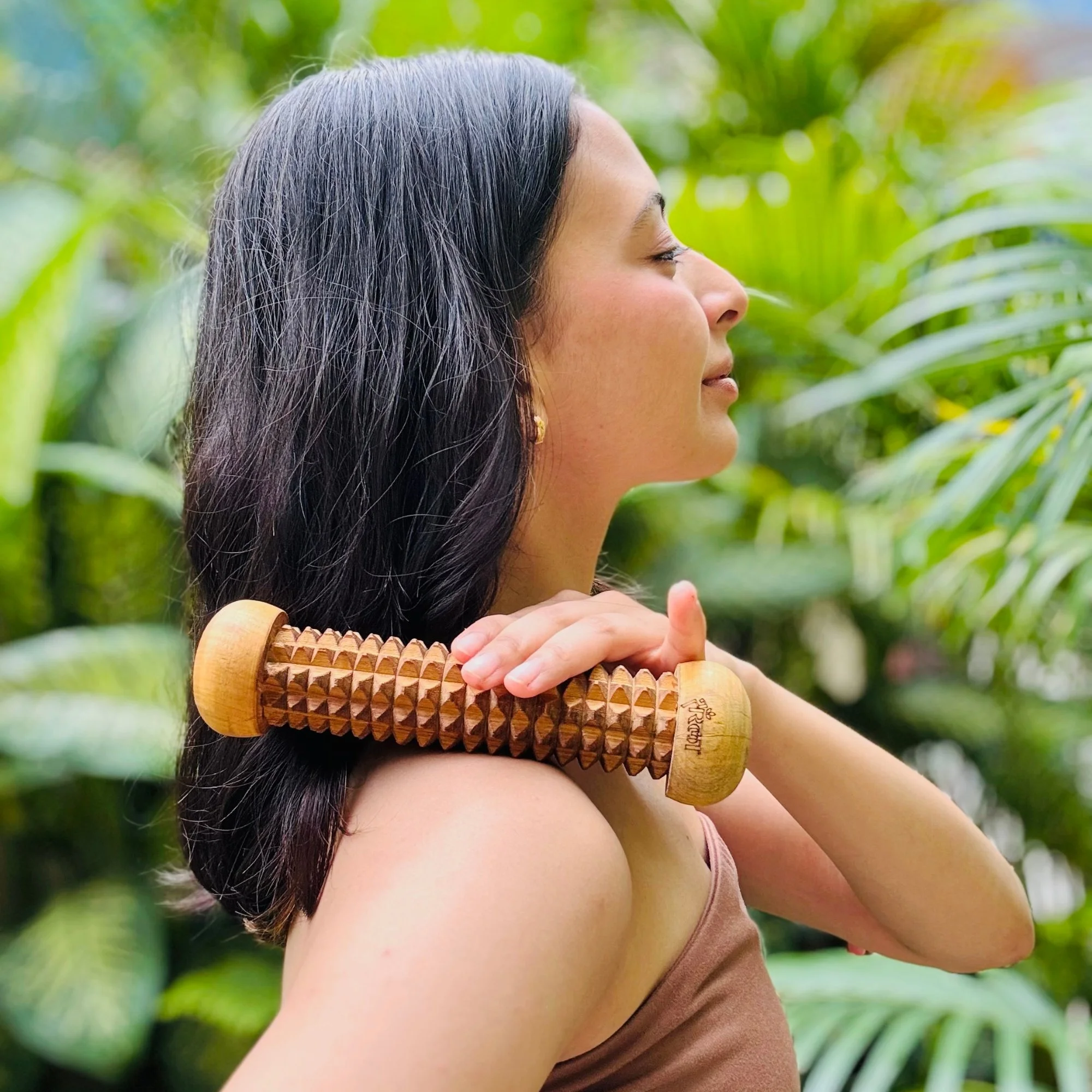 wooden_muscle_recovery_roller_shoulder.jpg